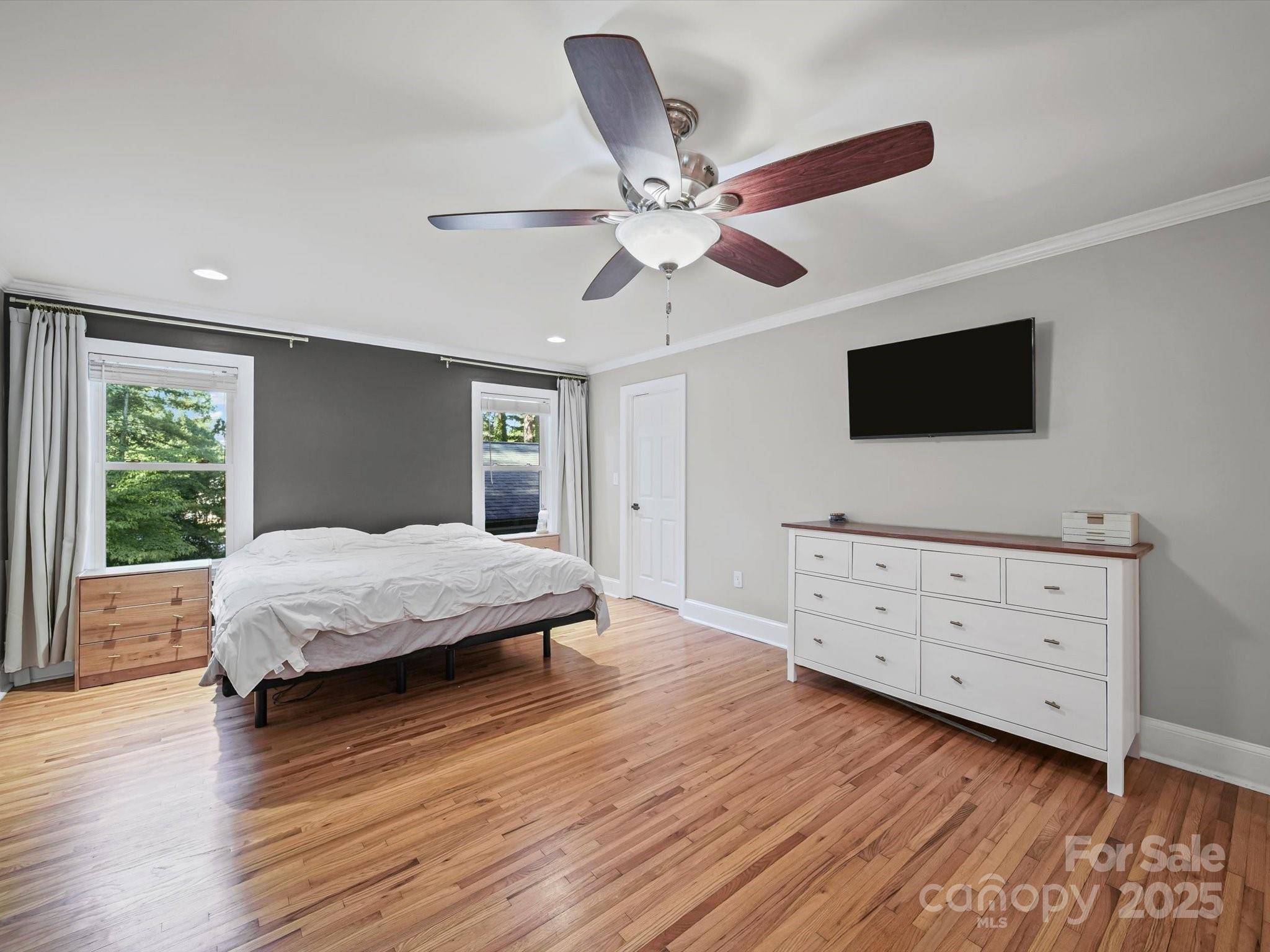 736 Spring Street SW