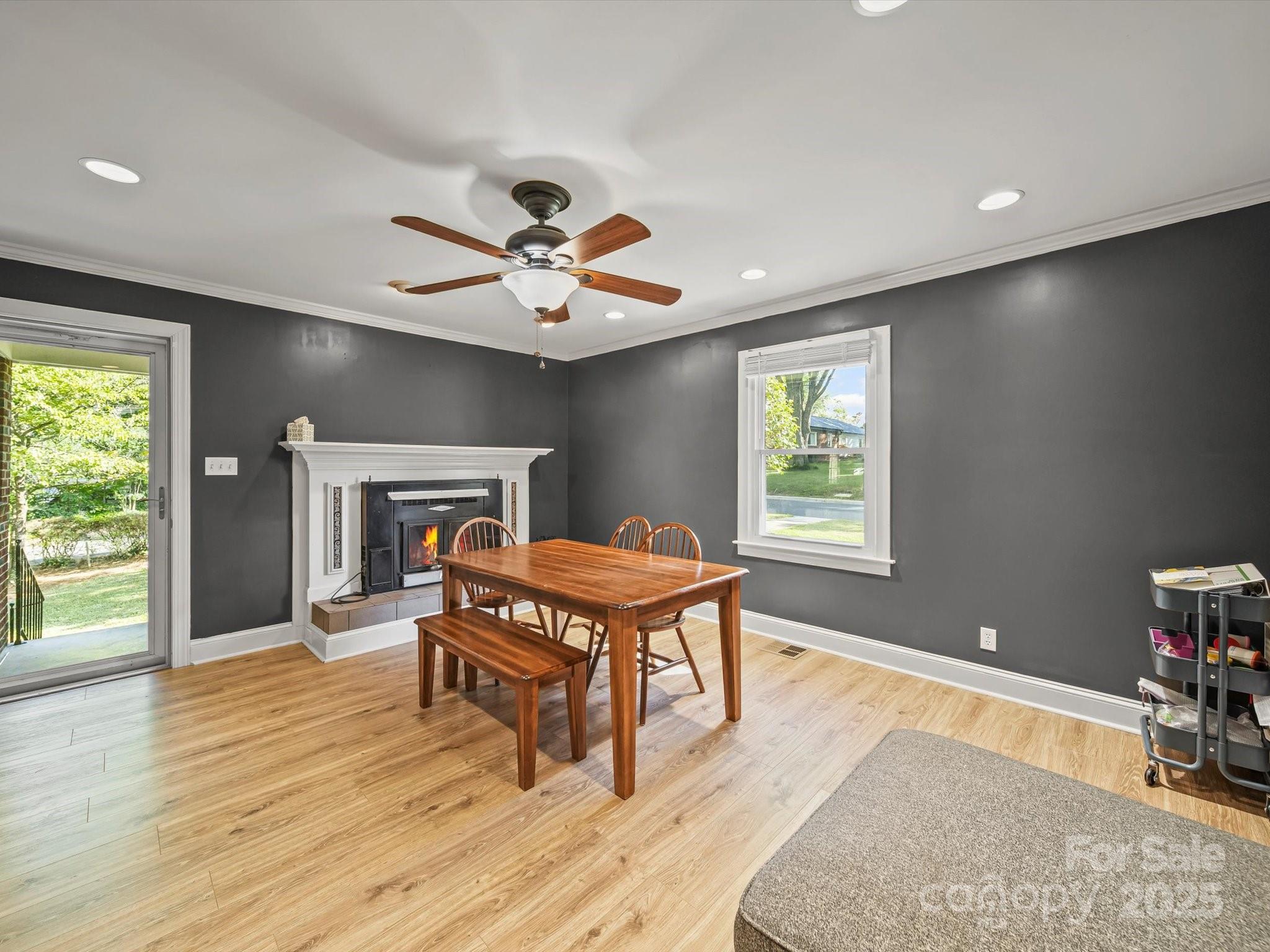 736 Spring Street SW