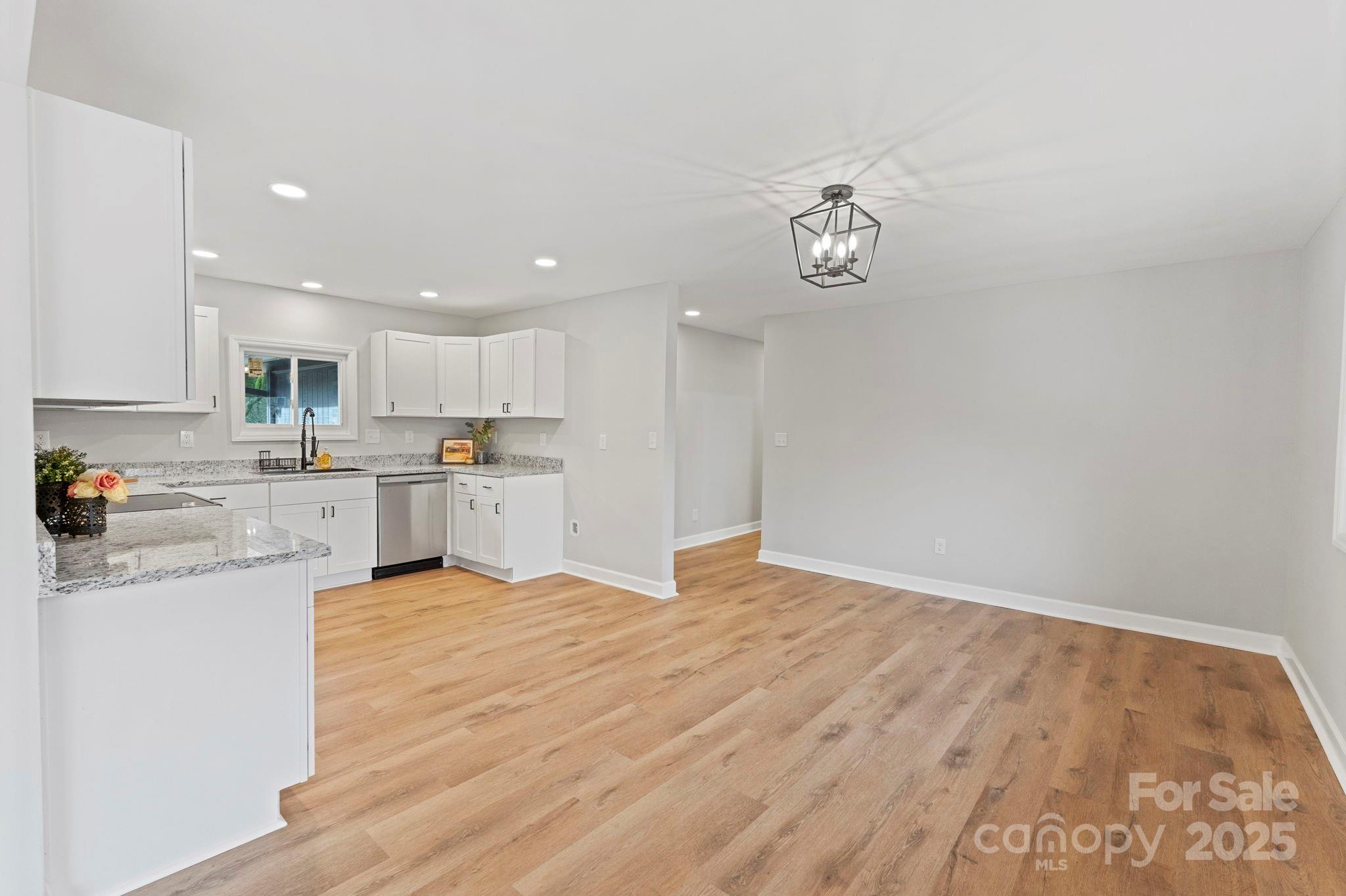 274 Hatley Circle NE