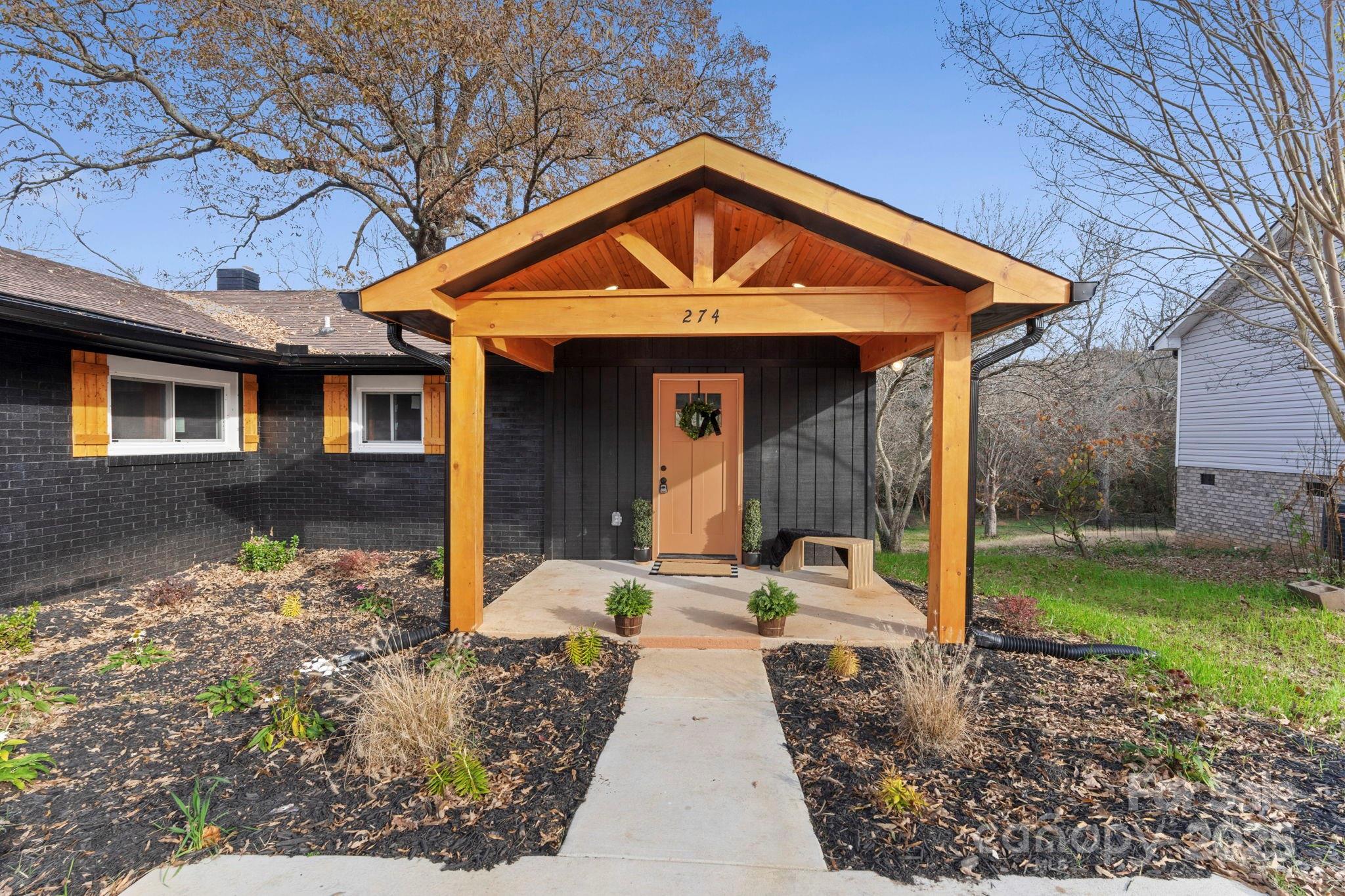 274 Hatley Circle NE