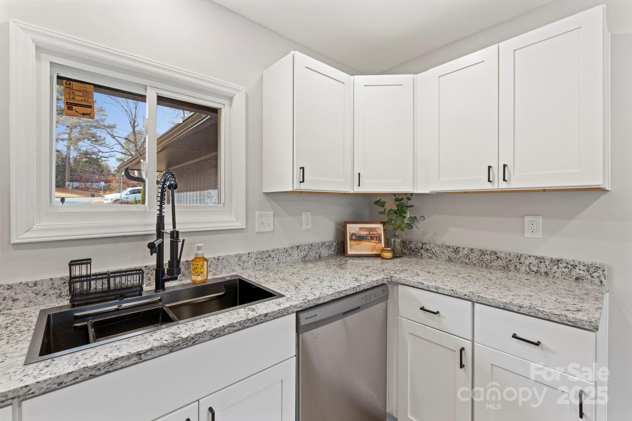 274 Hatley Circle NE