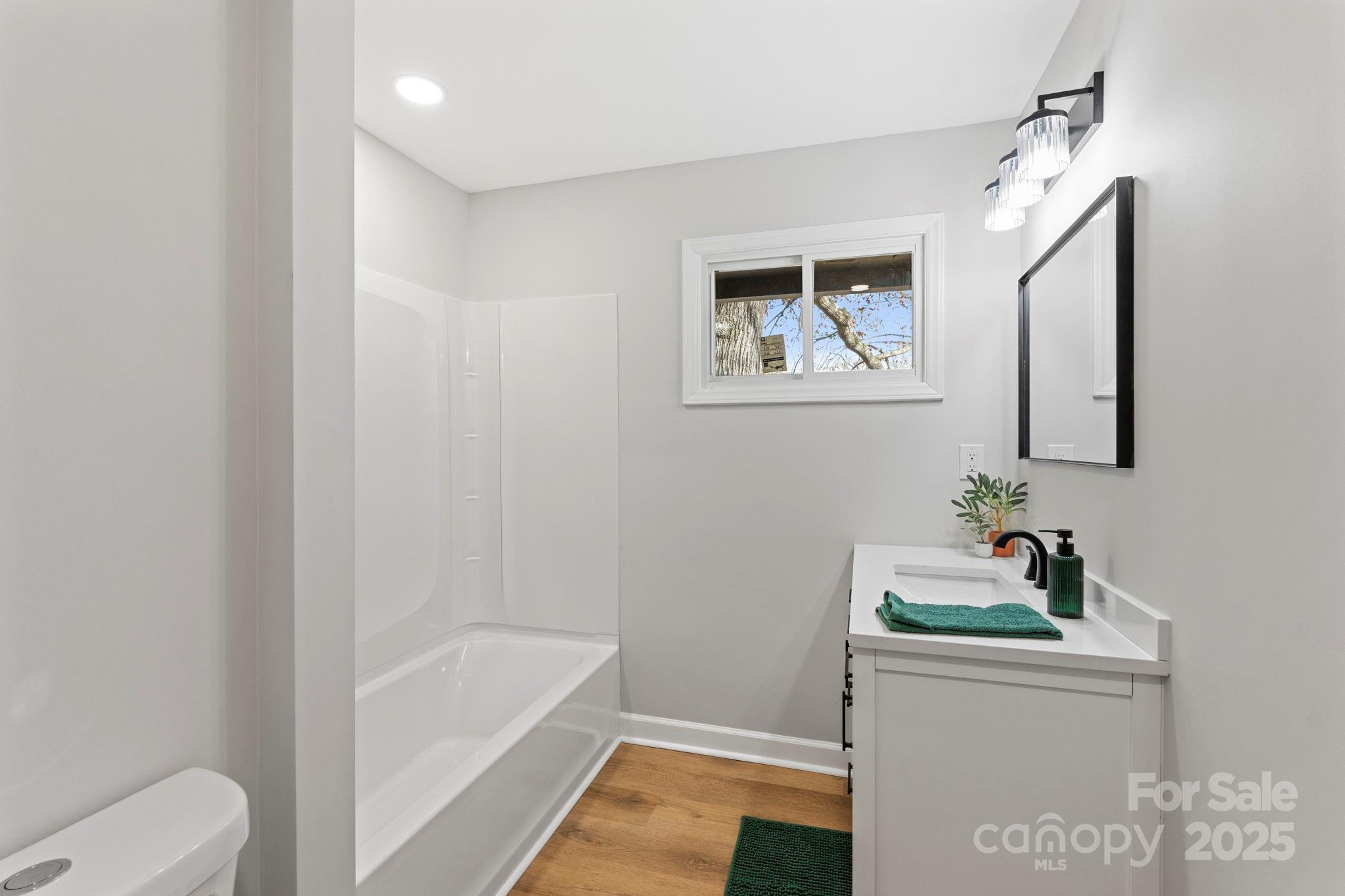 274 Hatley Circle NE