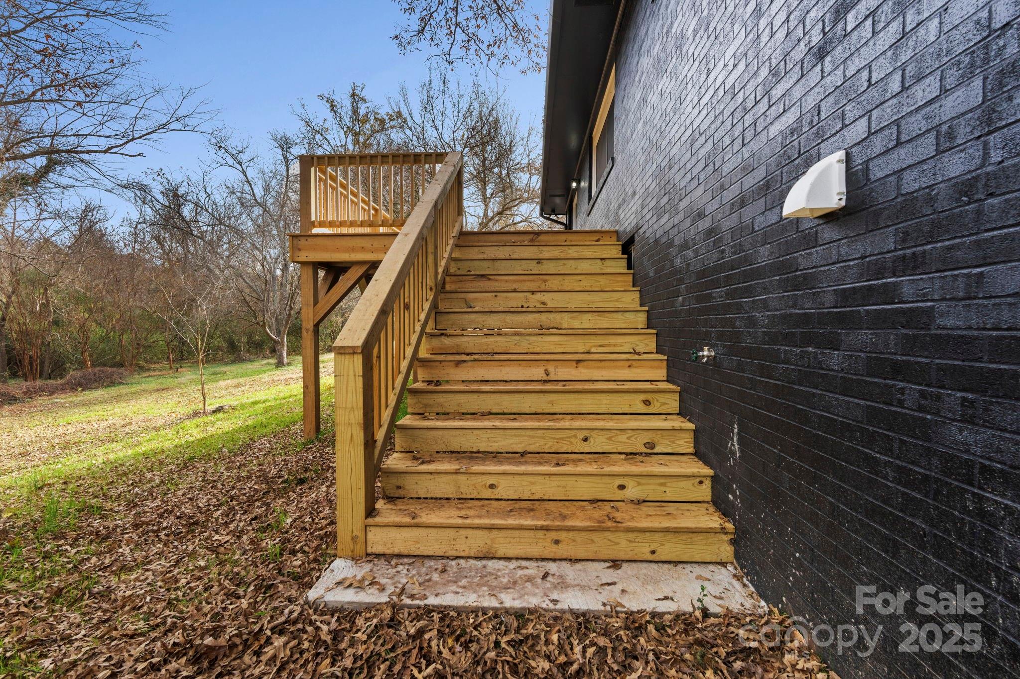 274 Hatley Circle NE