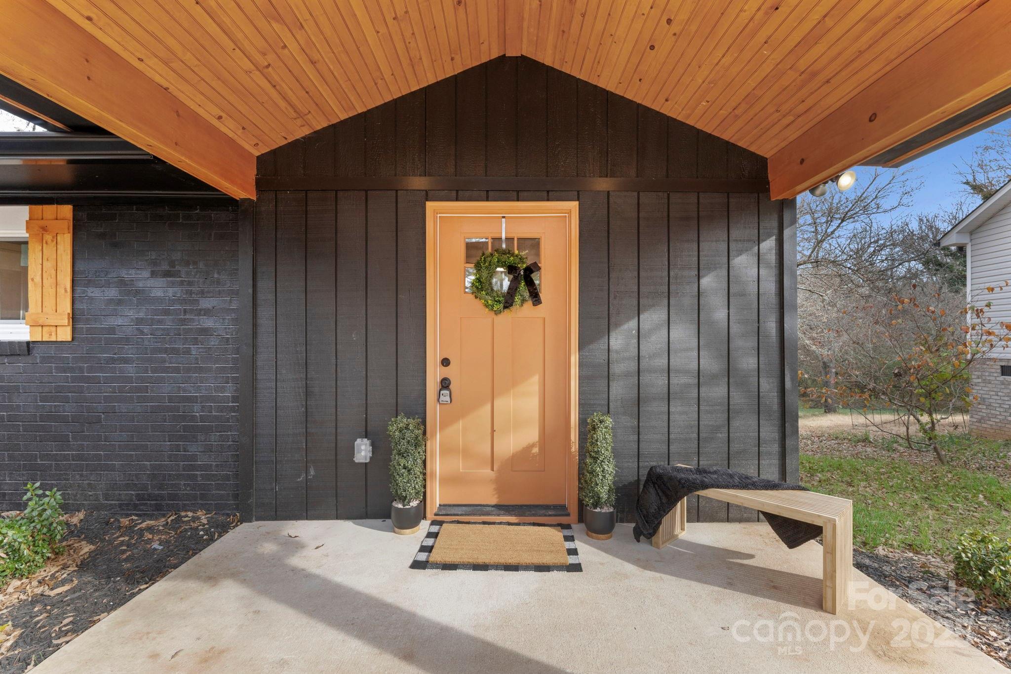 274 Hatley Circle NE