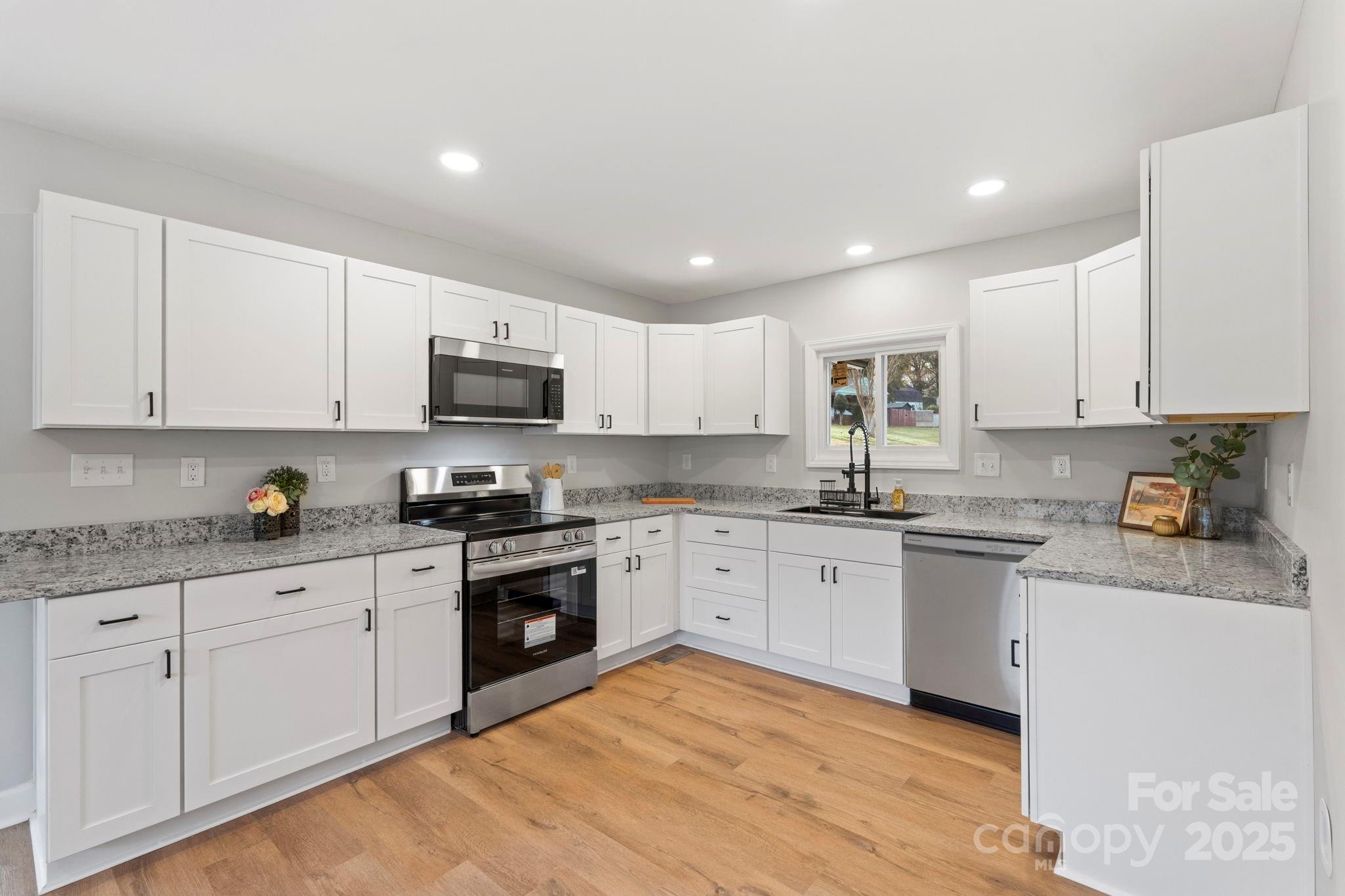 274 Hatley Circle NE