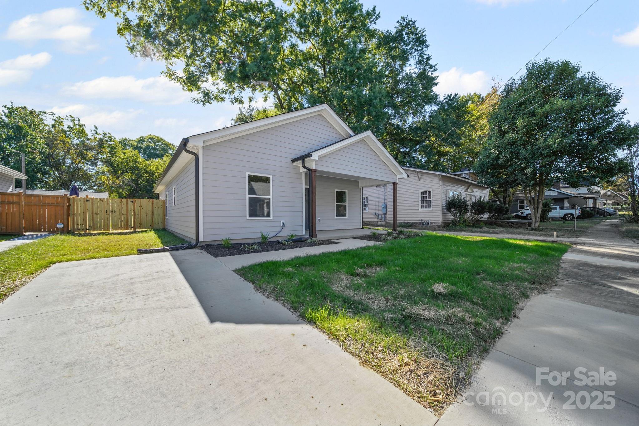 719 S Jackson Street