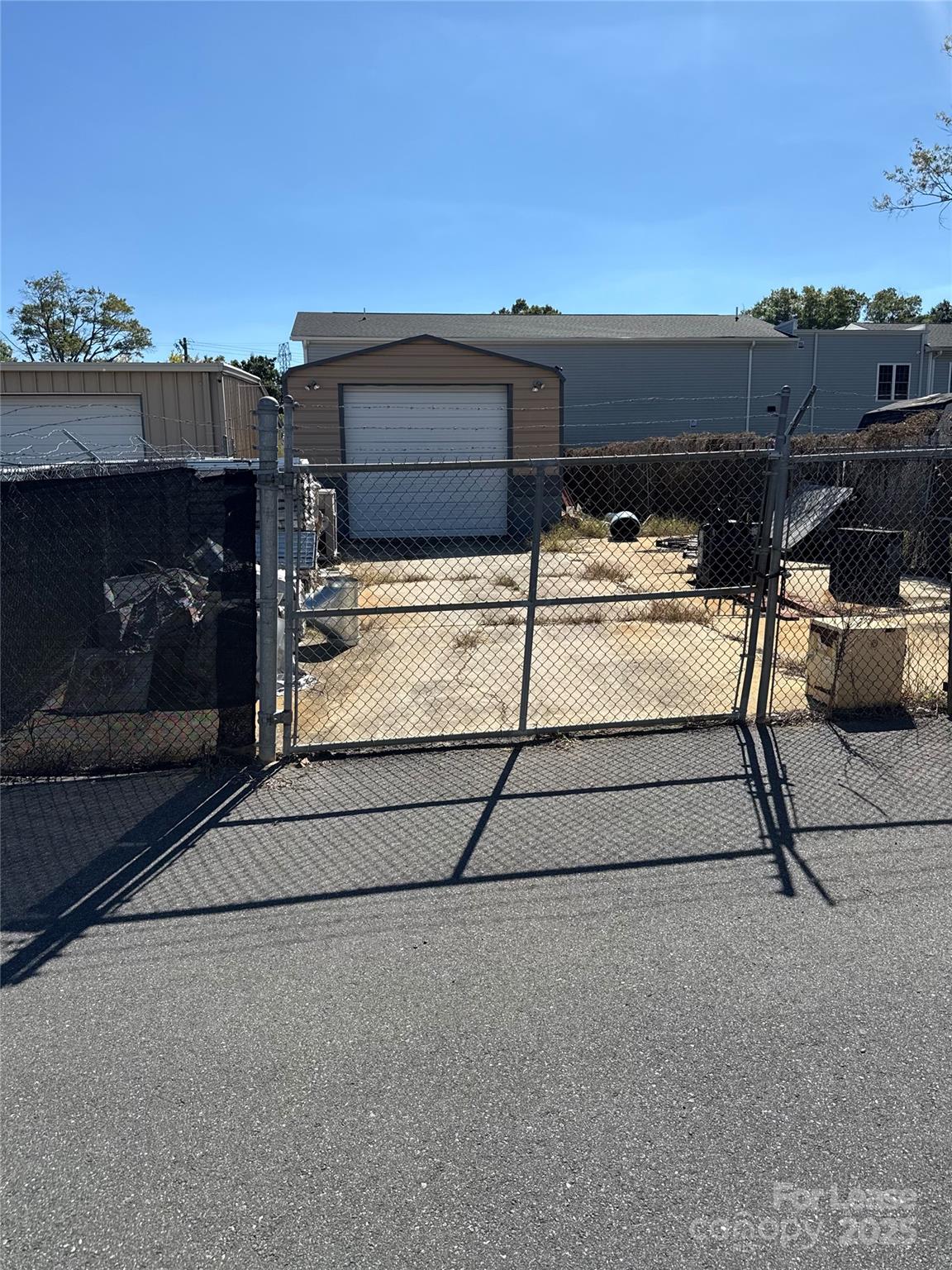 1905 W Roosevelt Boulevard