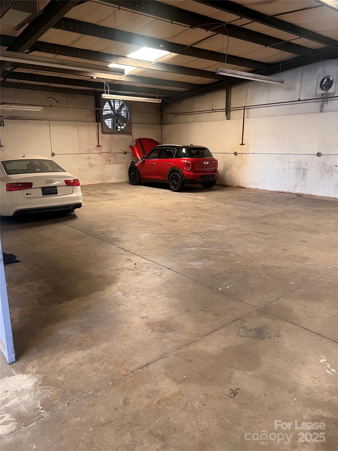 1905 W Roosevelt Boulevard