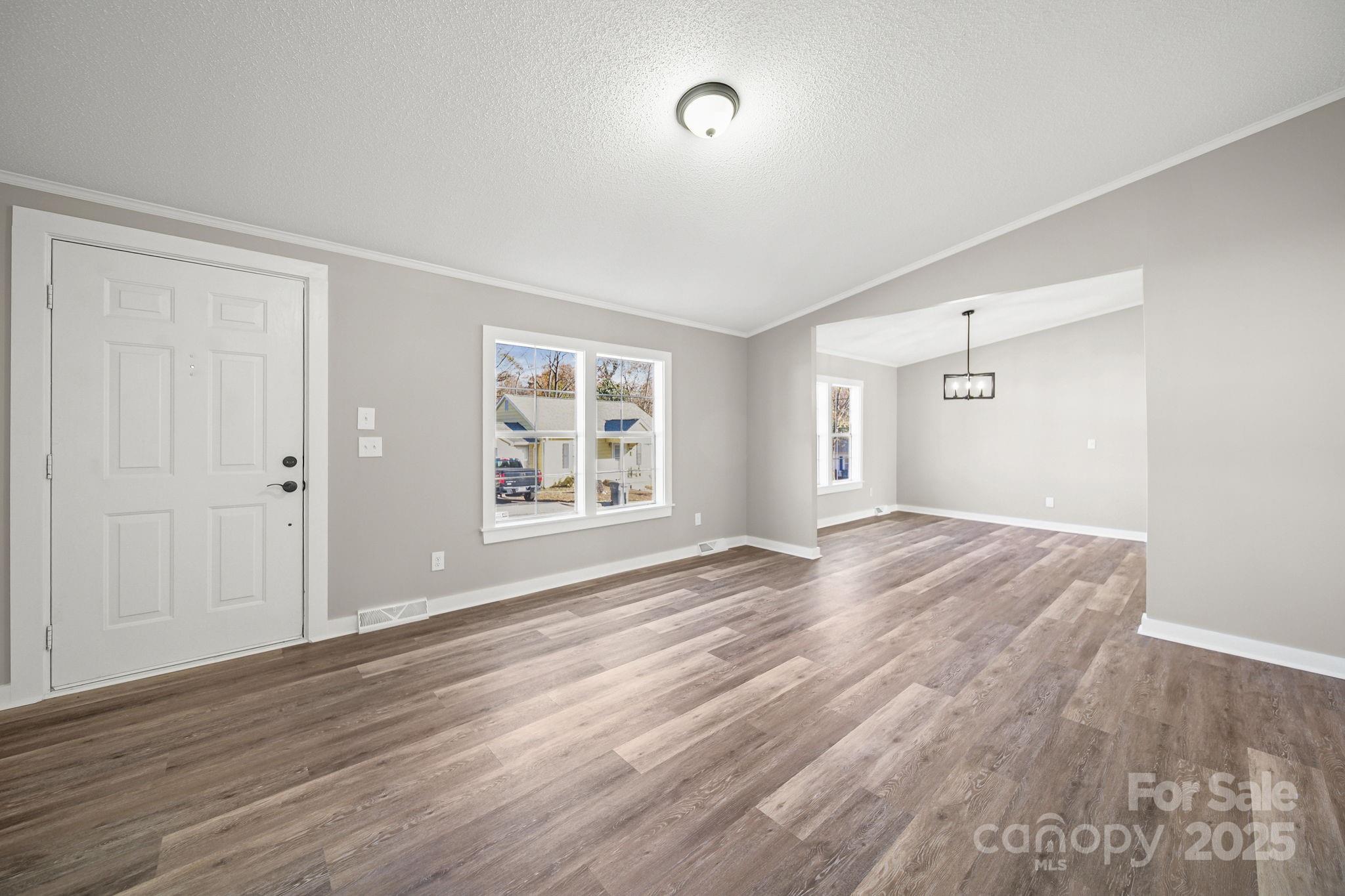 2008 Woodlawn Street