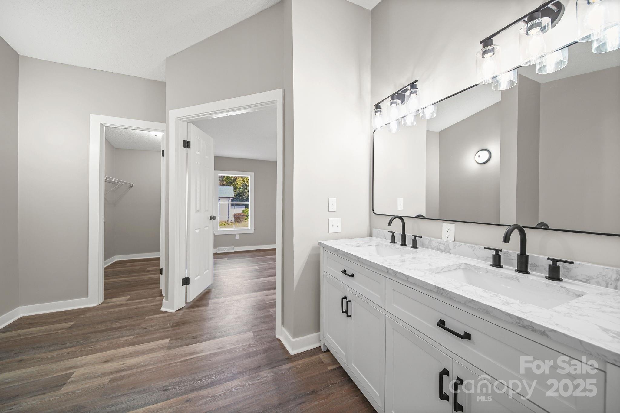 2008 Woodlawn Street