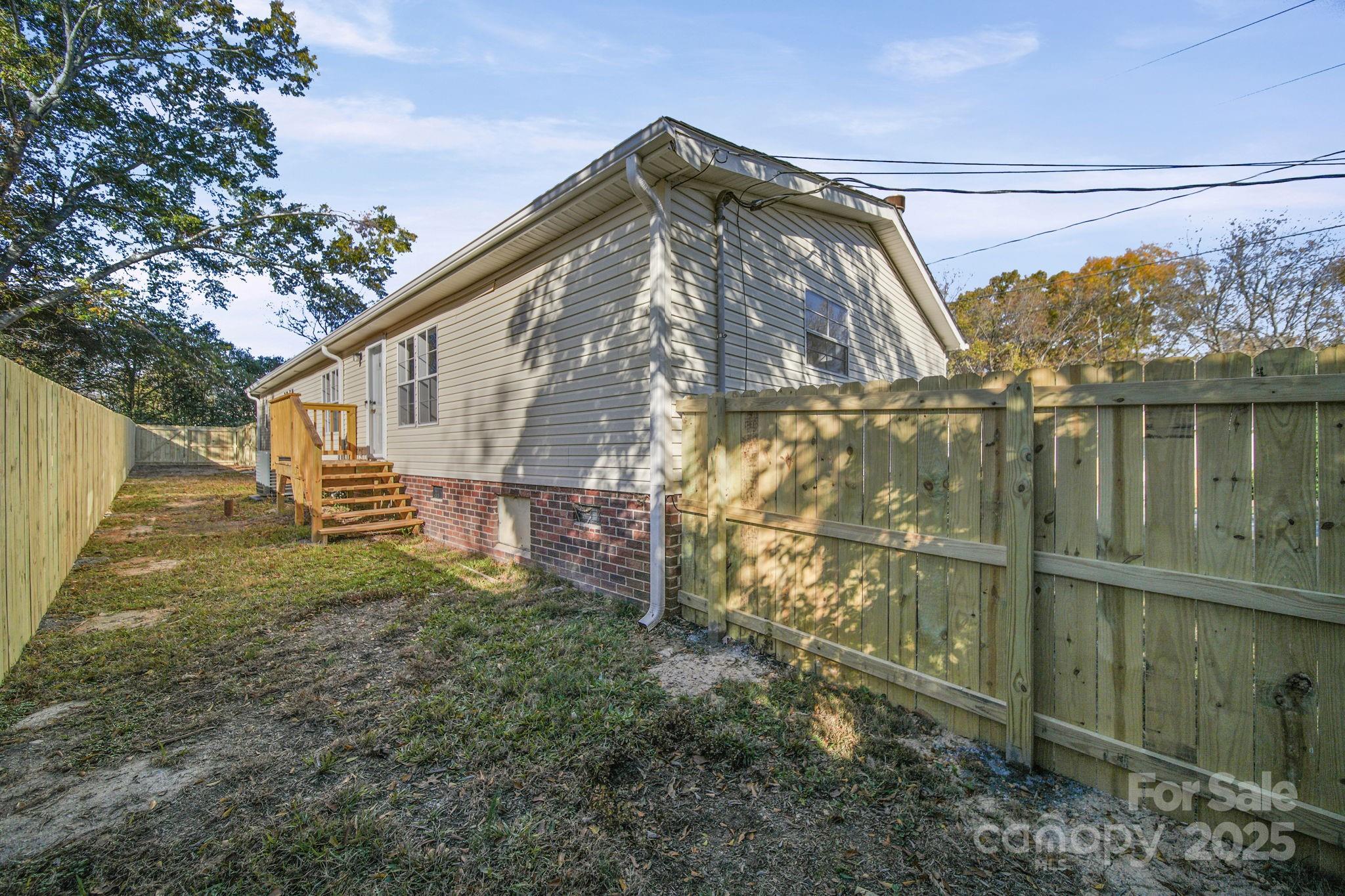 2008 Woodlawn Street