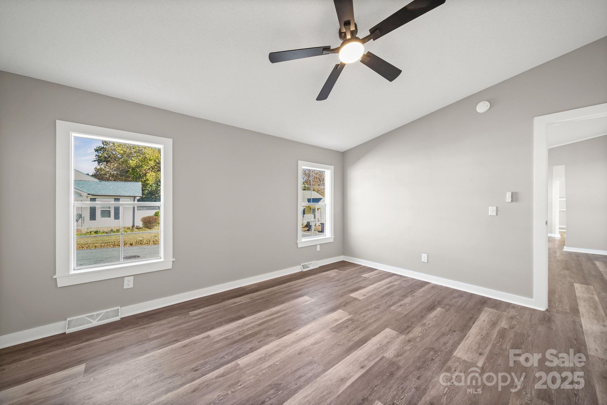 2008 Woodlawn Street