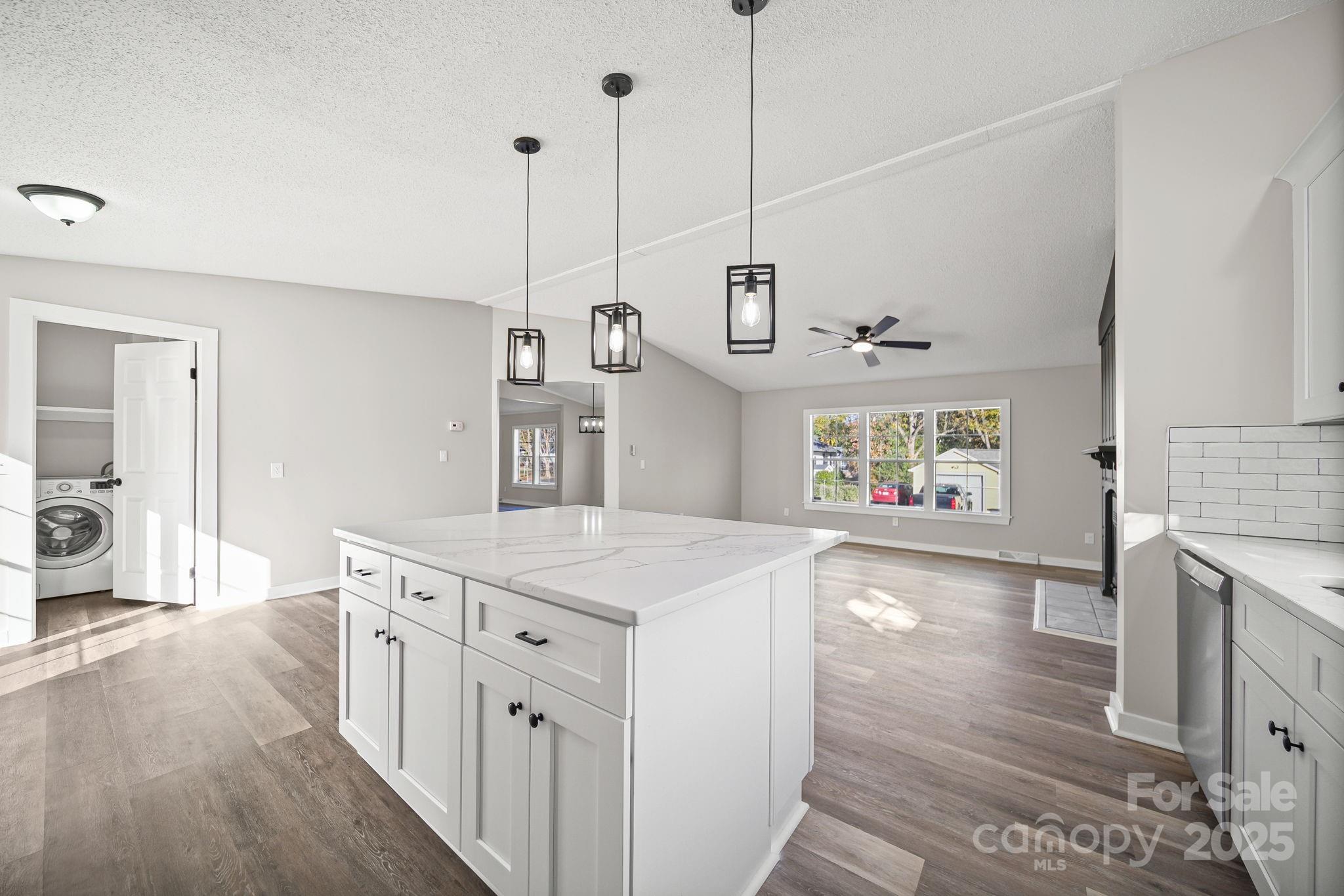 2008 Woodlawn Street