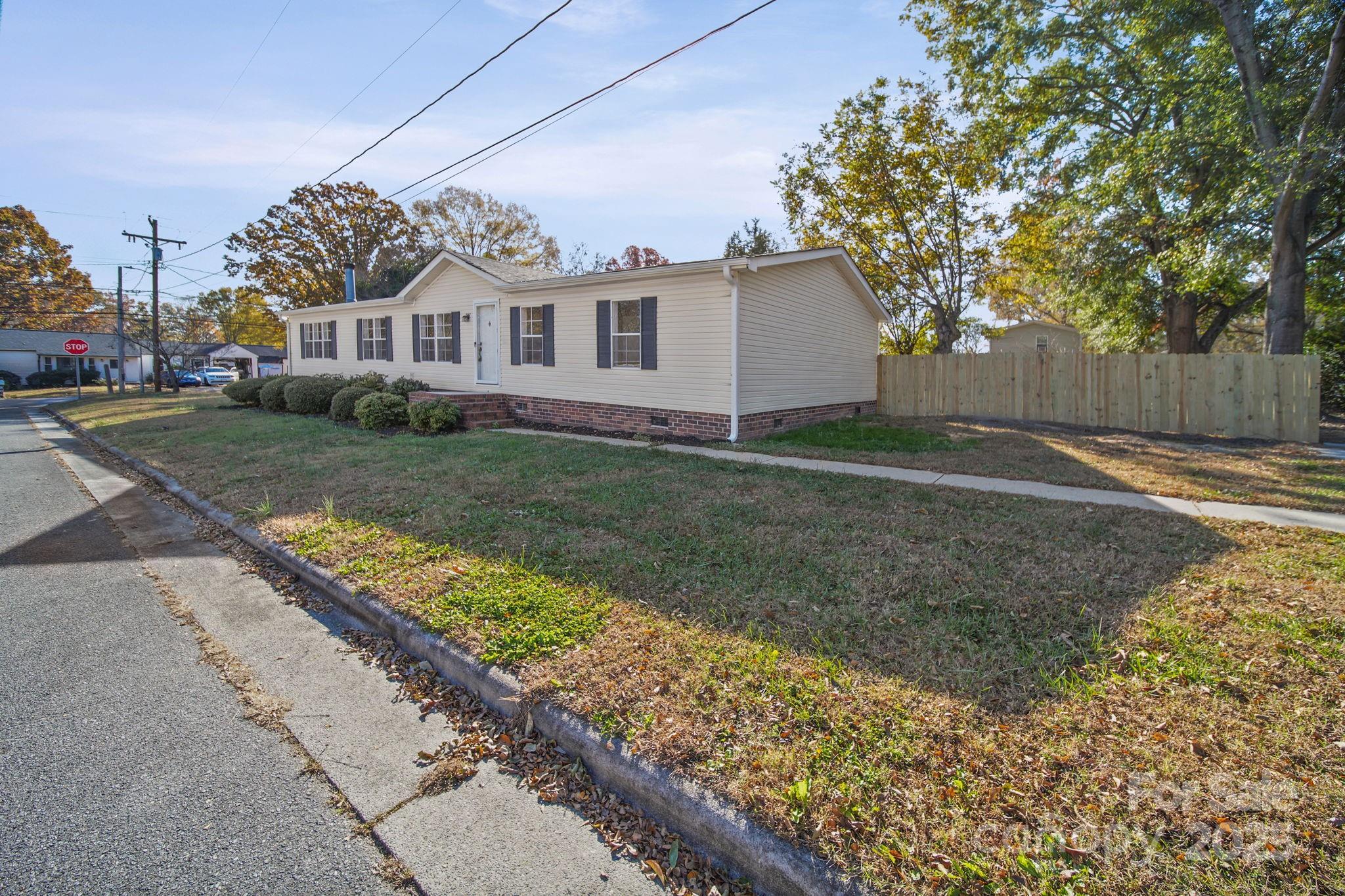 2008 Woodlawn Street