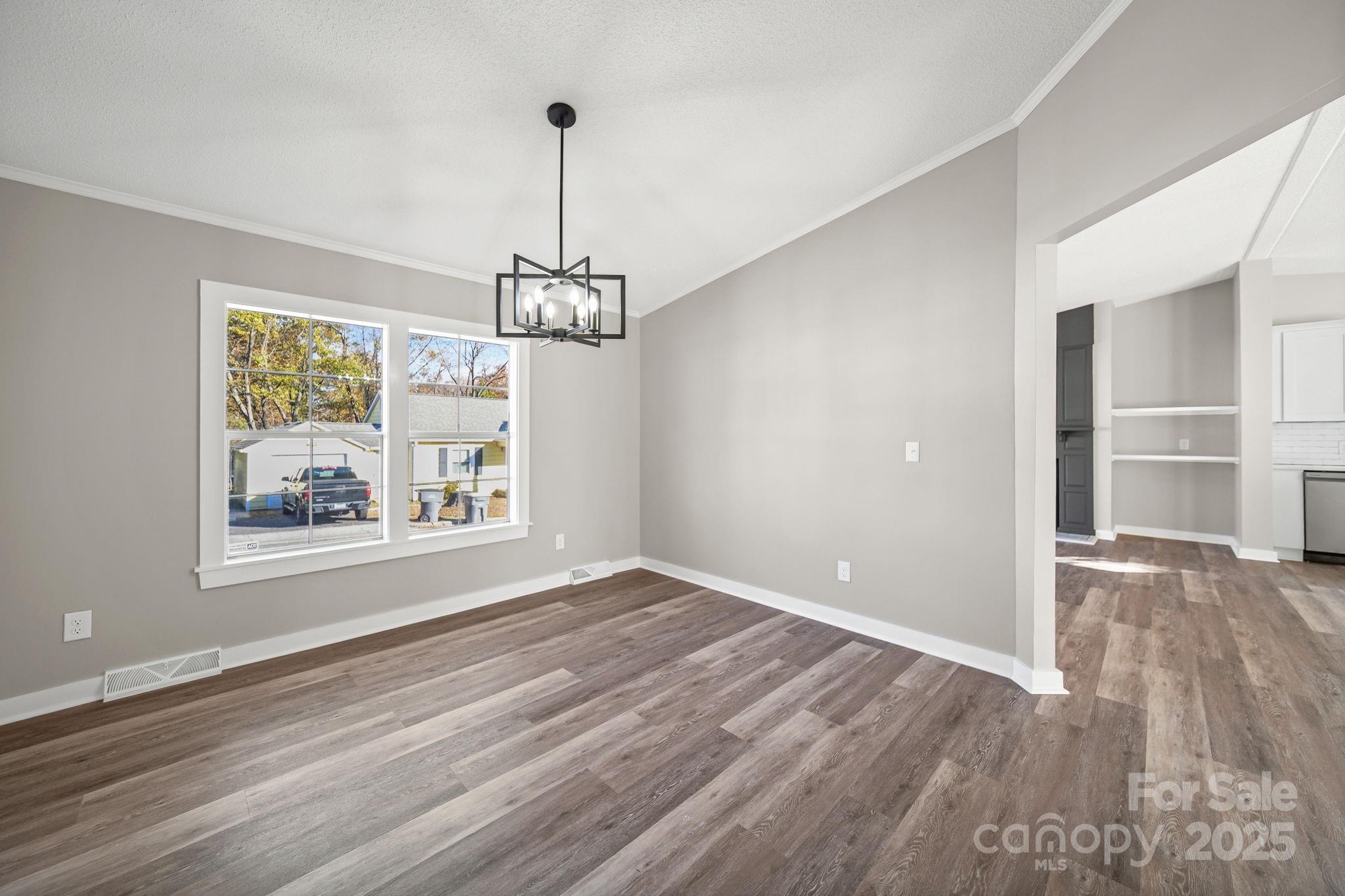 2008 Woodlawn Street