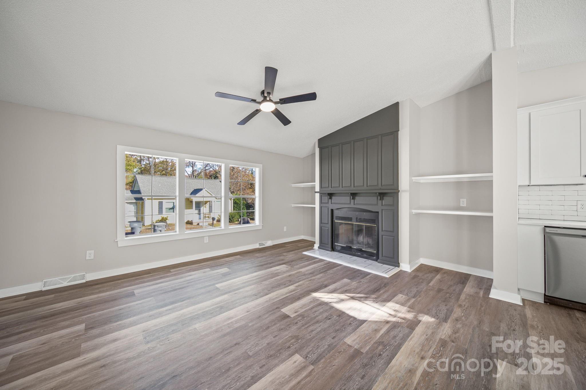 2008 Woodlawn Street