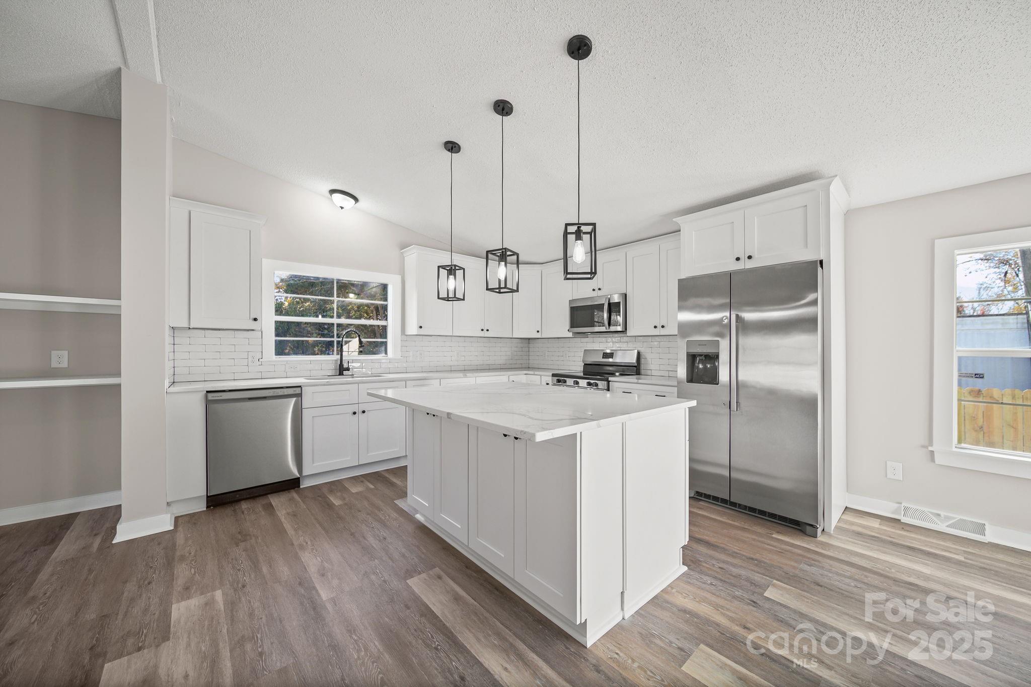 2008 Woodlawn Street