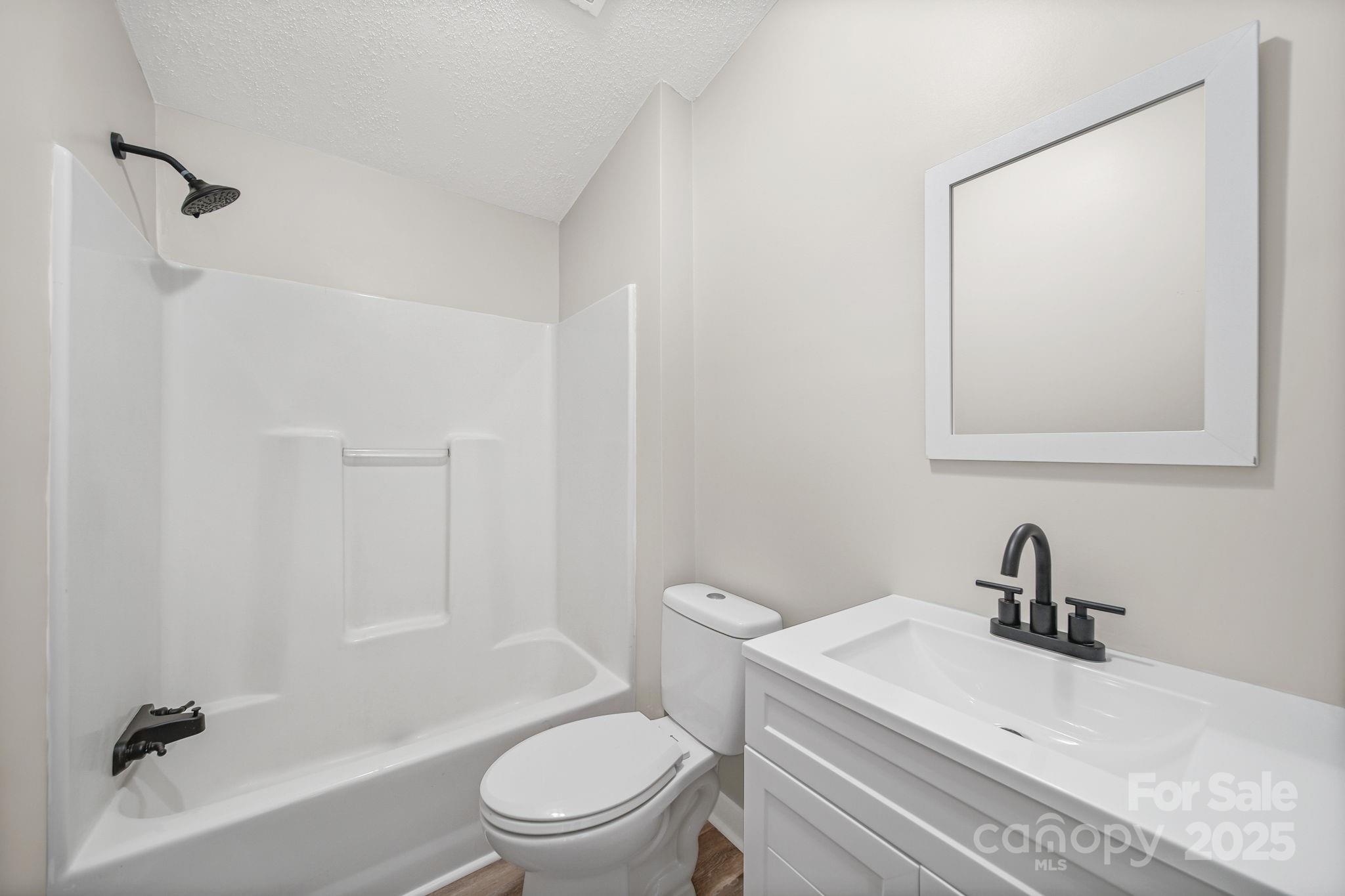 2008 Woodlawn Street