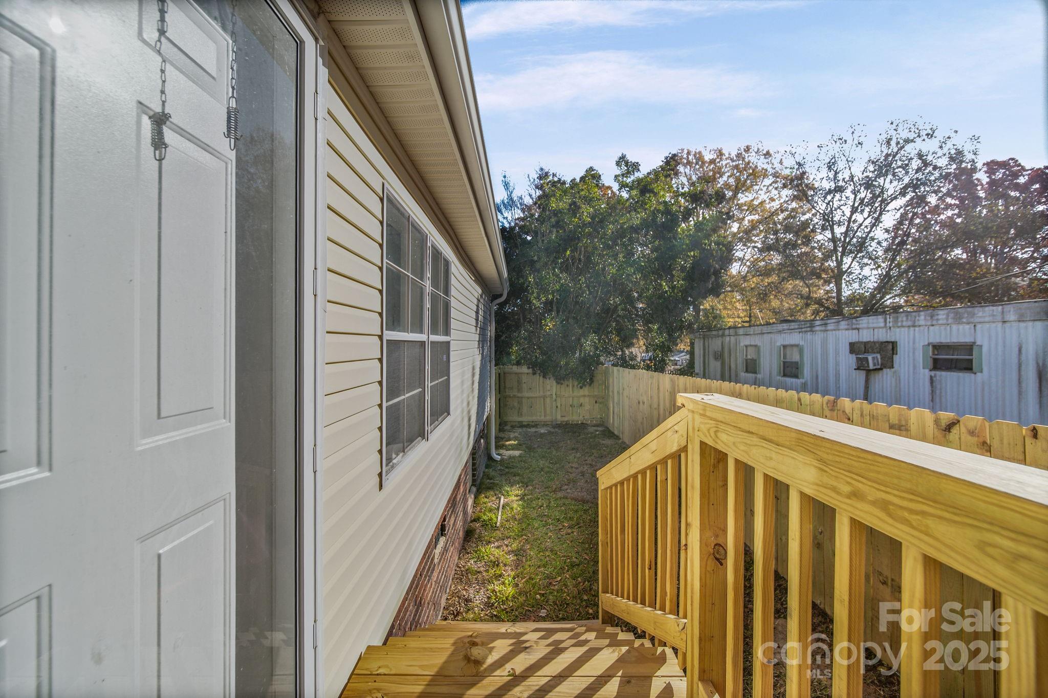 2008 Woodlawn Street