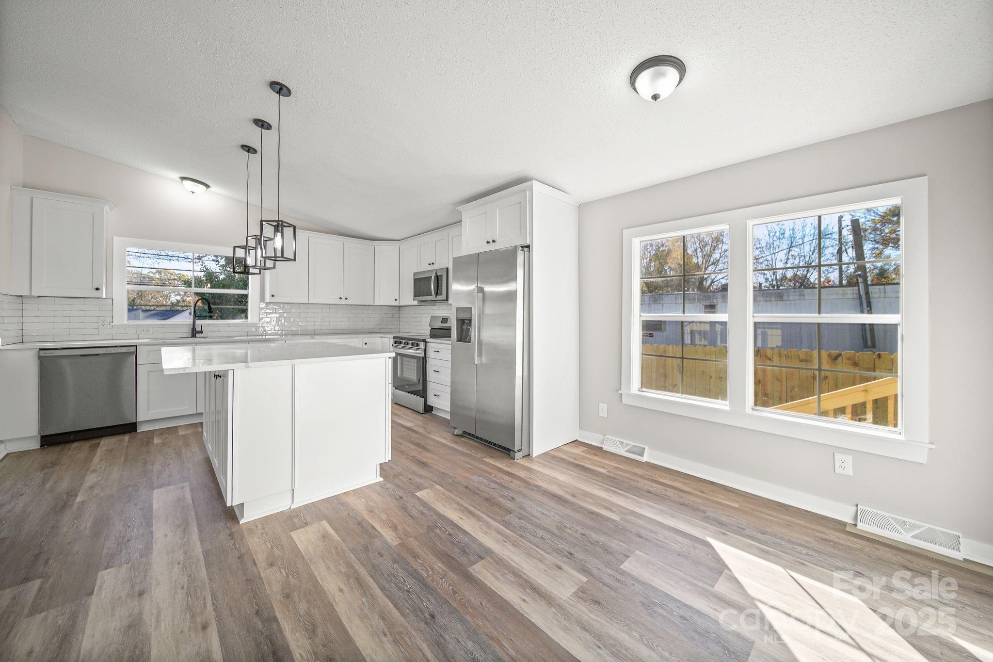 2008 Woodlawn Street