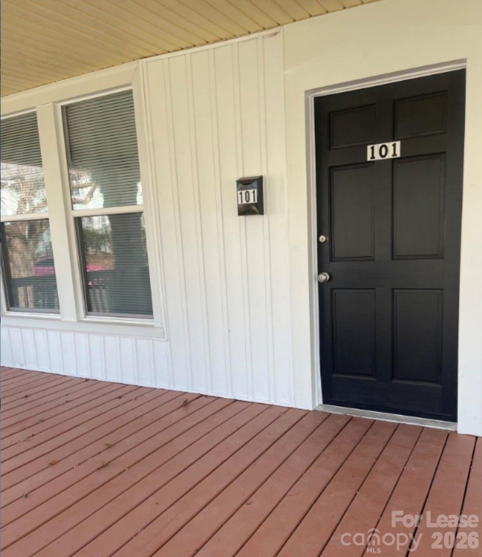 711 S Jackson Street Unit: 101