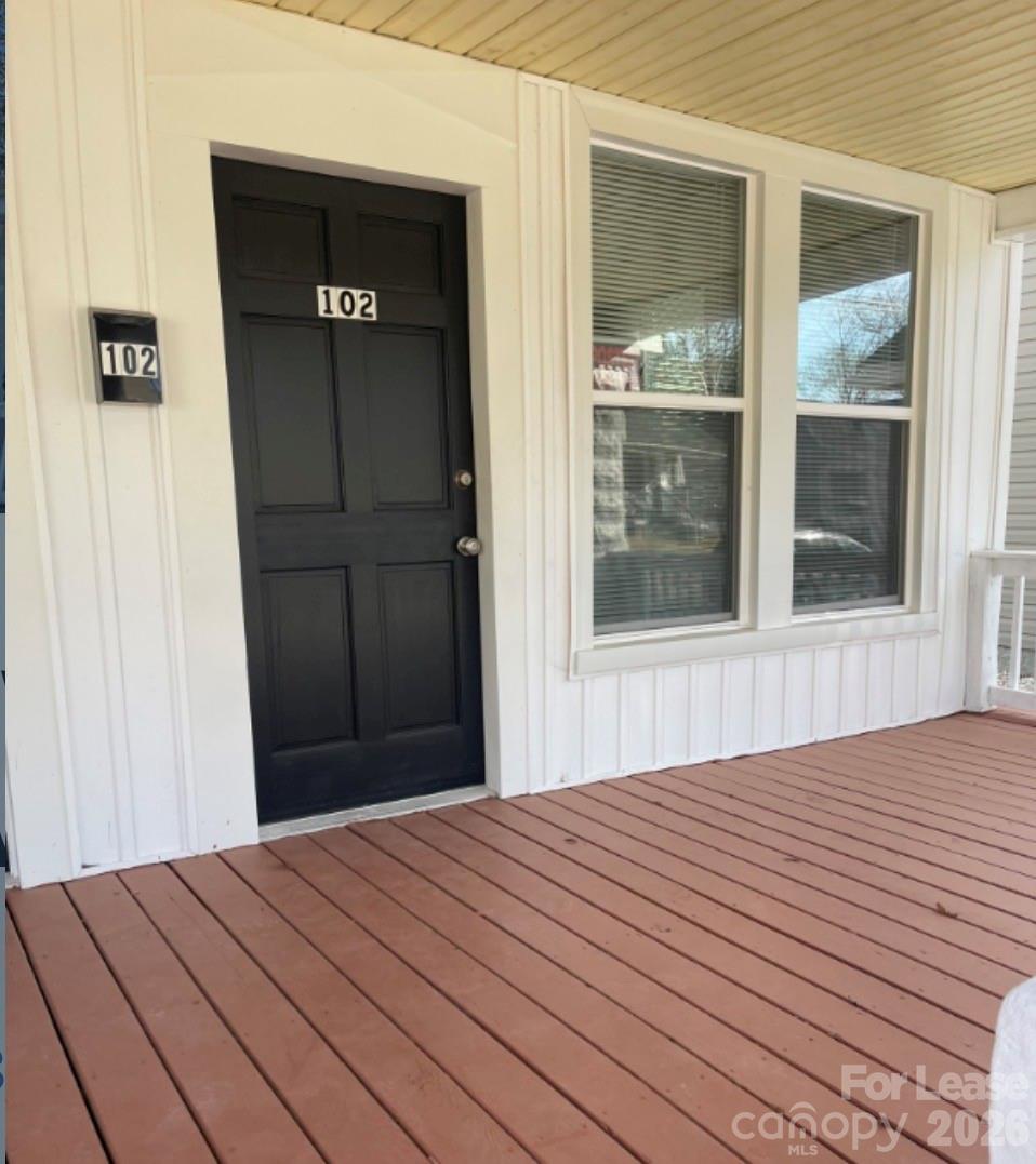 711 S Jackson Street Unit: 102