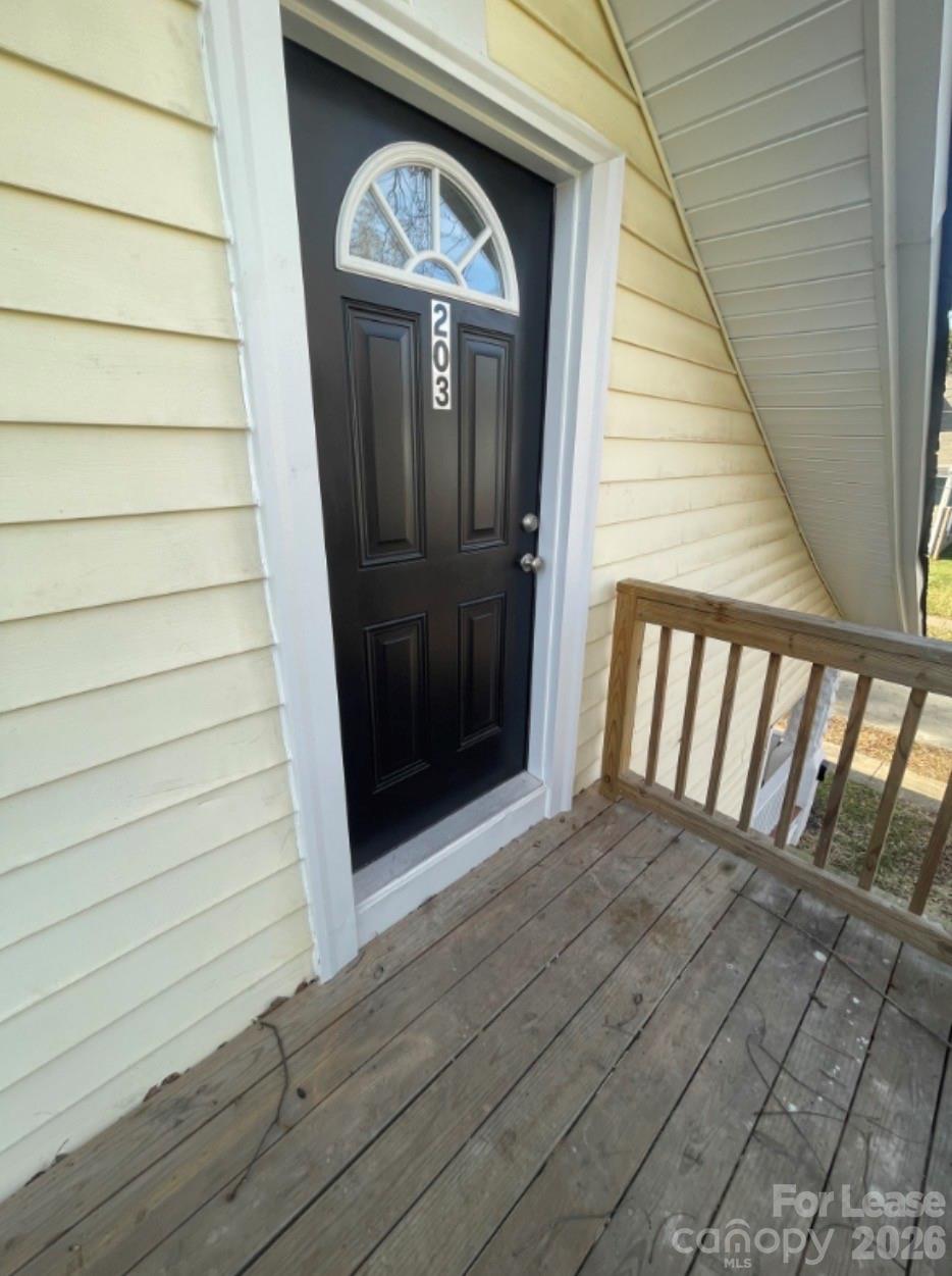 711 S Jackson Street Unit: 203