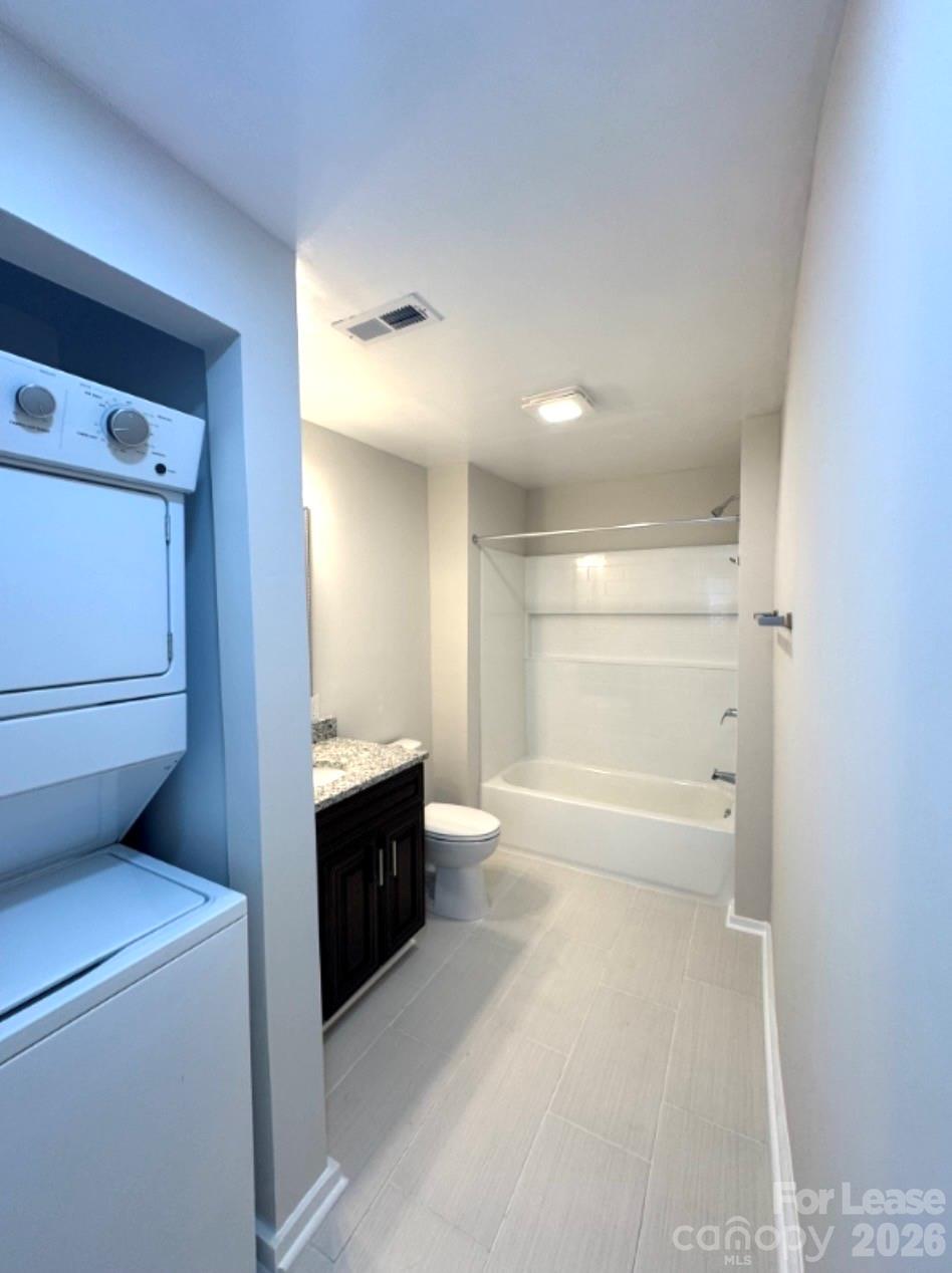 711 S Jackson Street Unit: 203