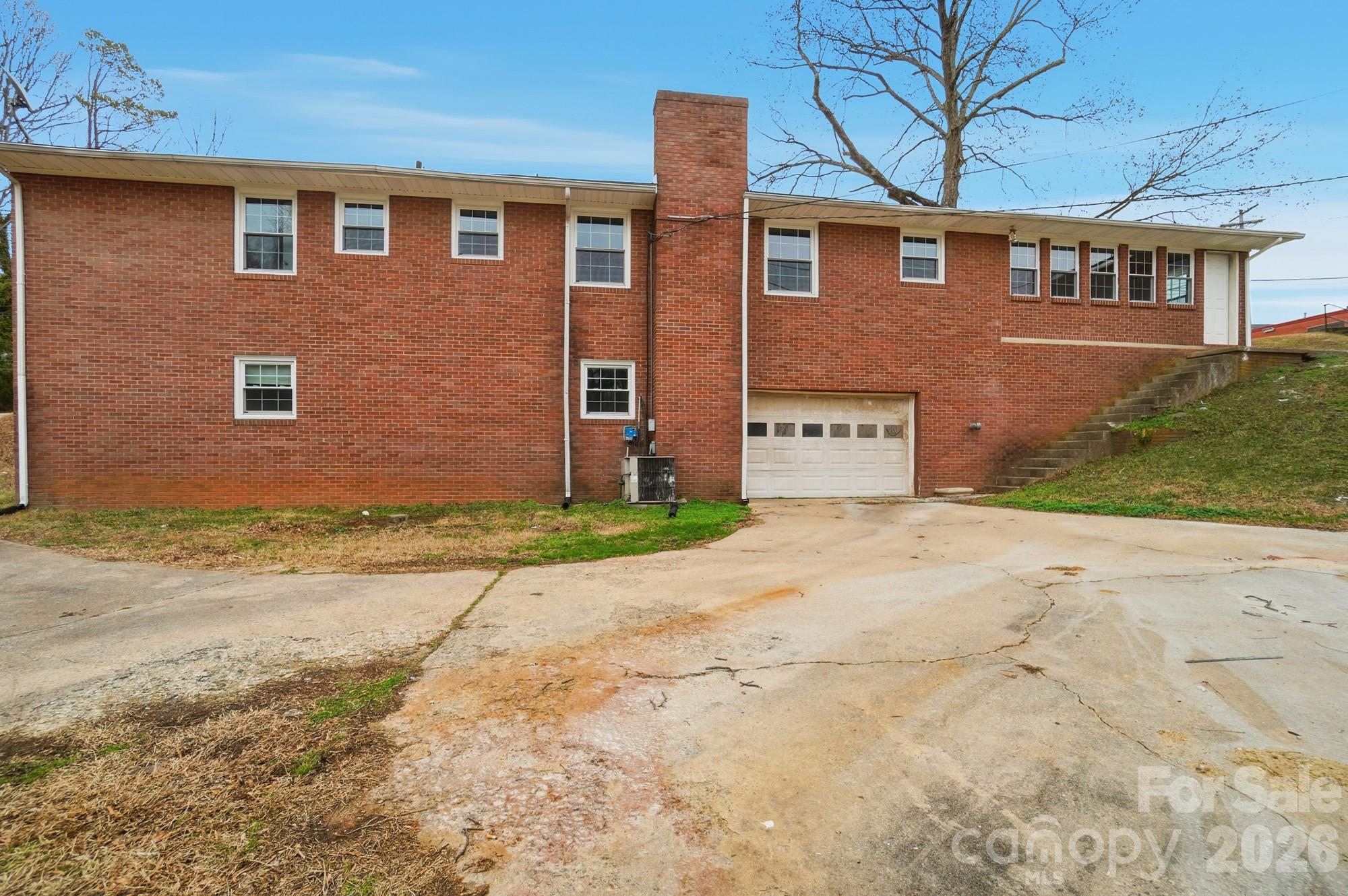 25 American Avenue NE