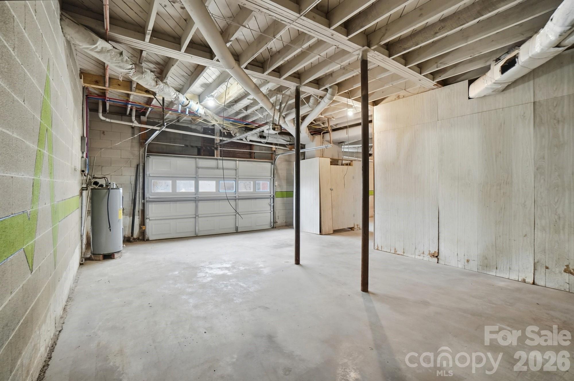 25 American Avenue NE