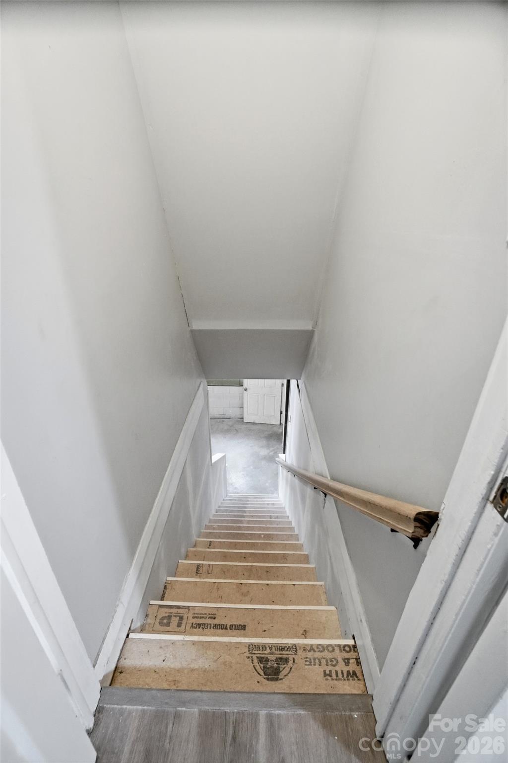 25 American Avenue NE