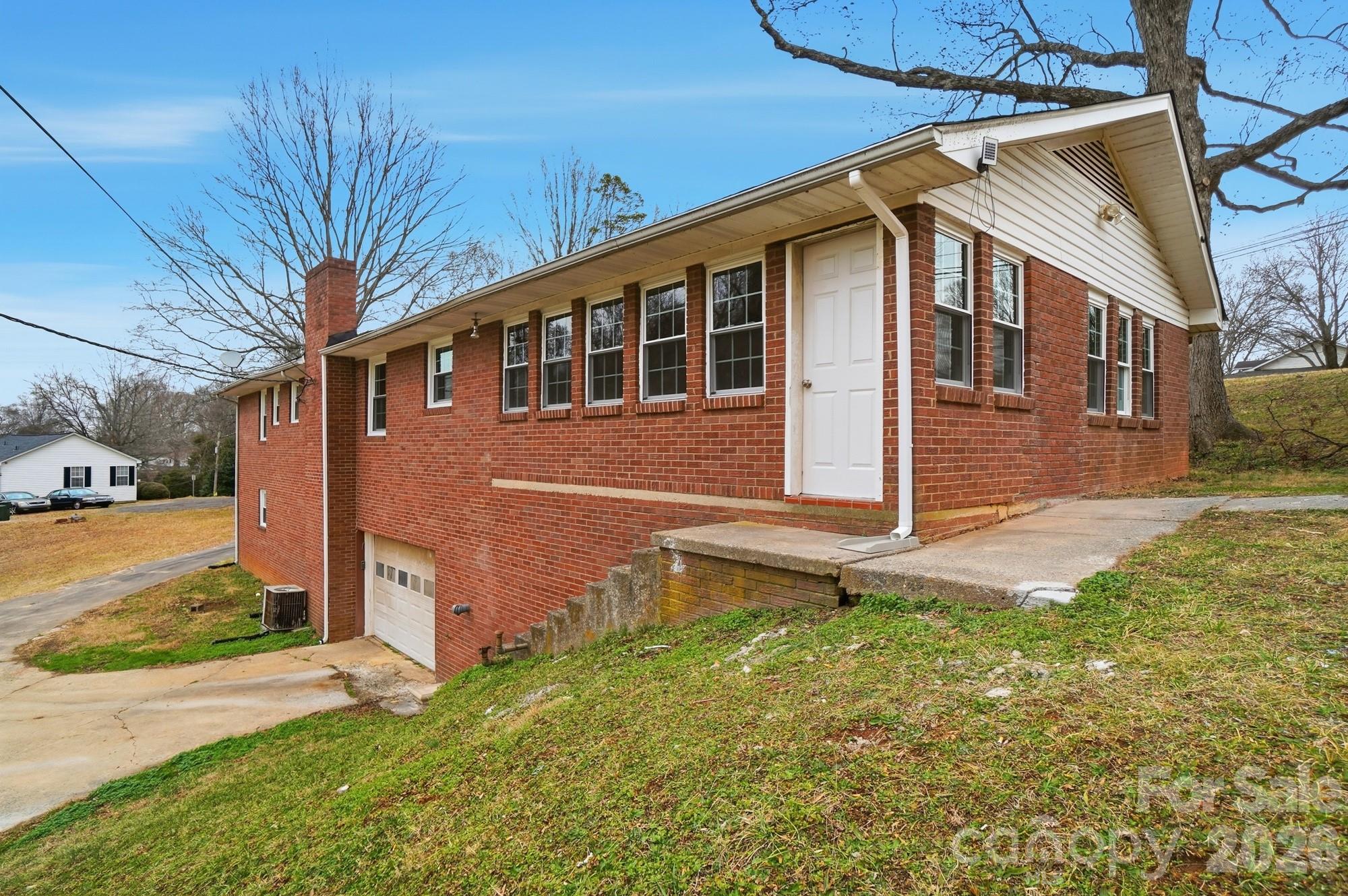 25 American Avenue NE