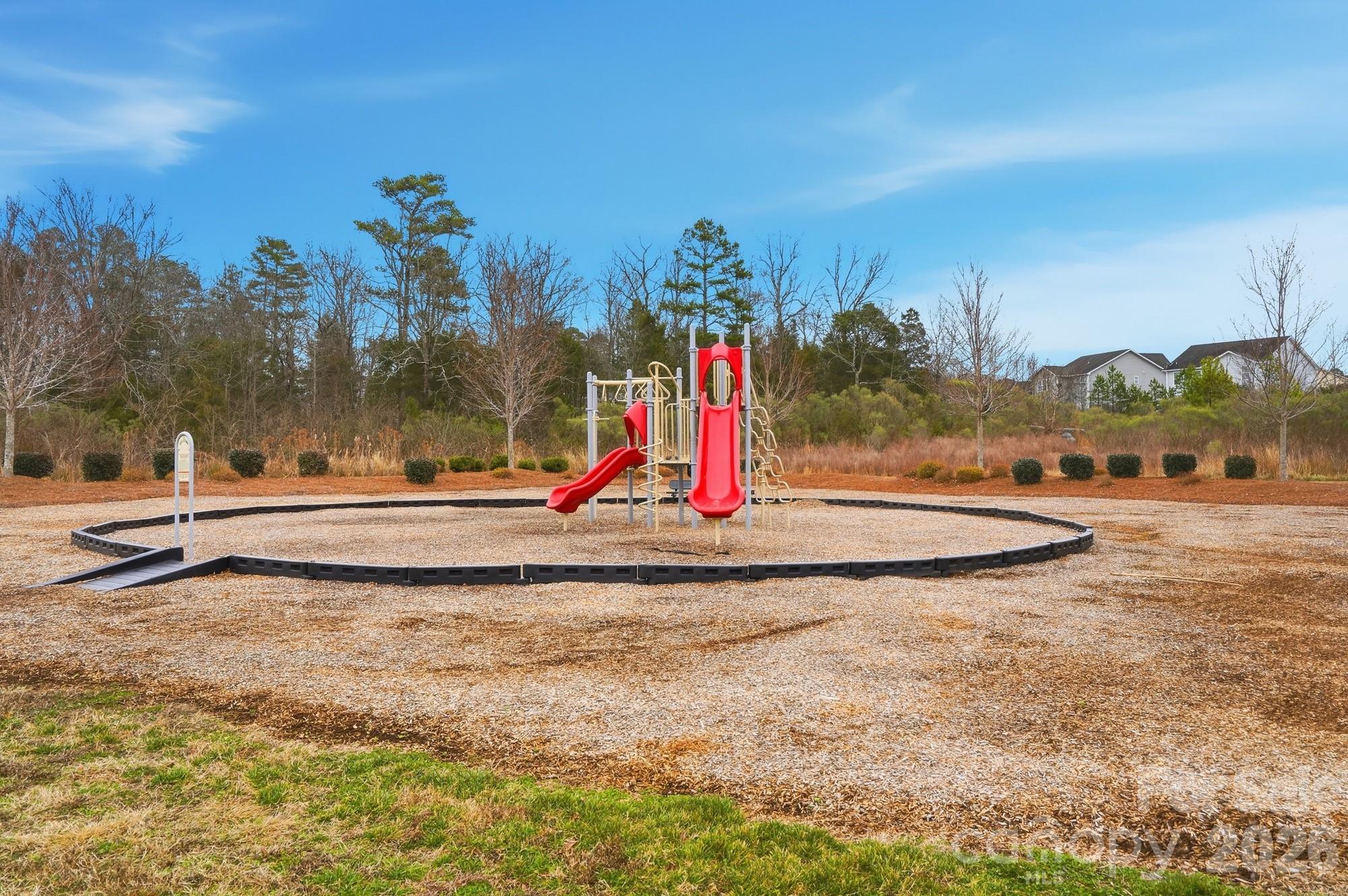 333 Whispering Hills Drive Unit: 62A