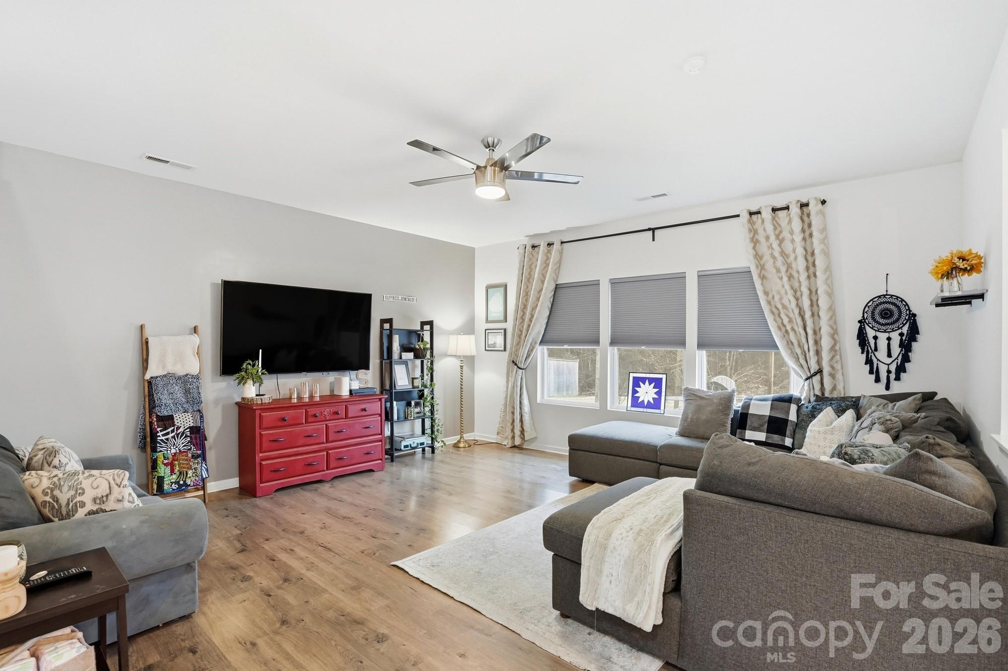 333 Whispering Hills Drive Unit: 62A