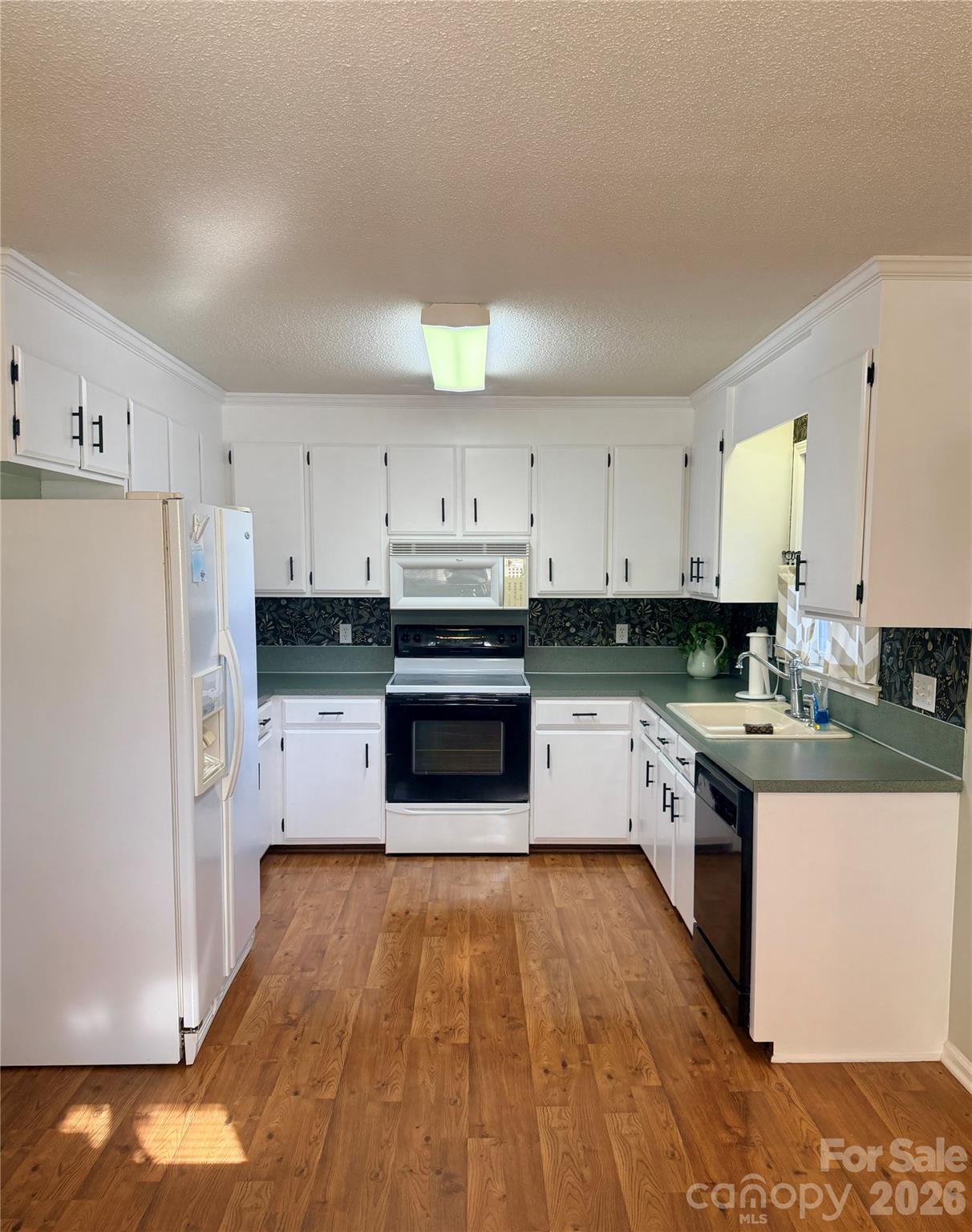 8422 Wonderwood Lane