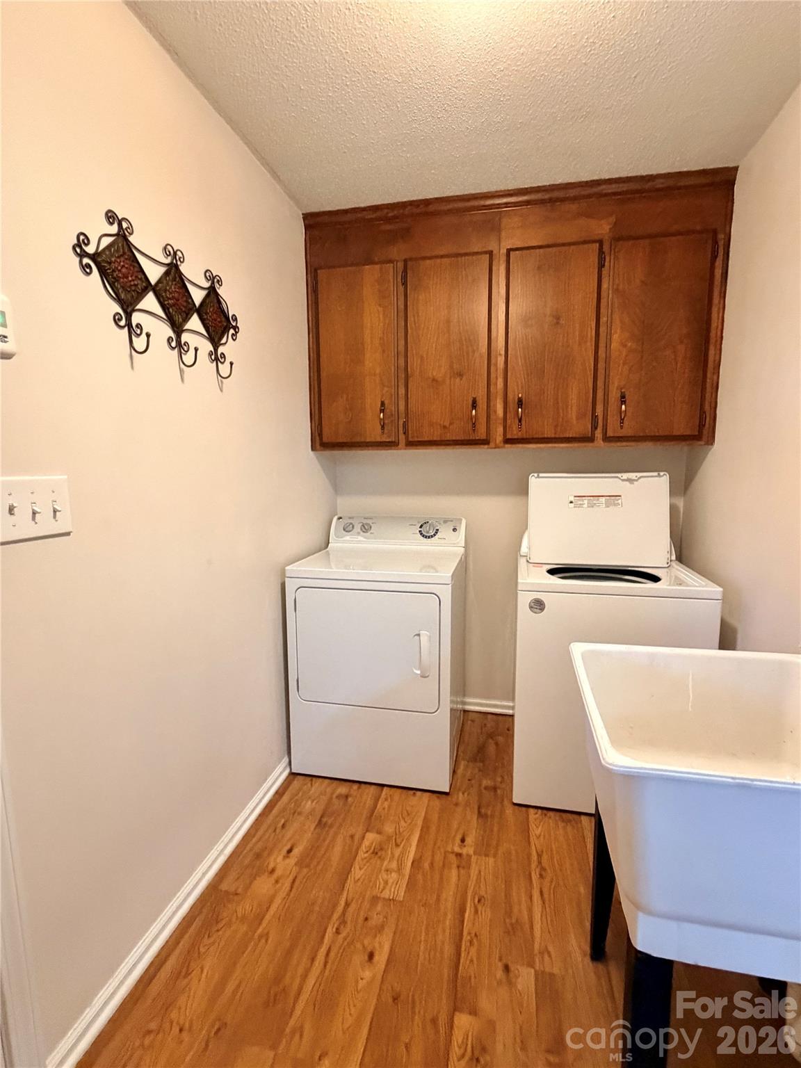 8422 Wonderwood Lane