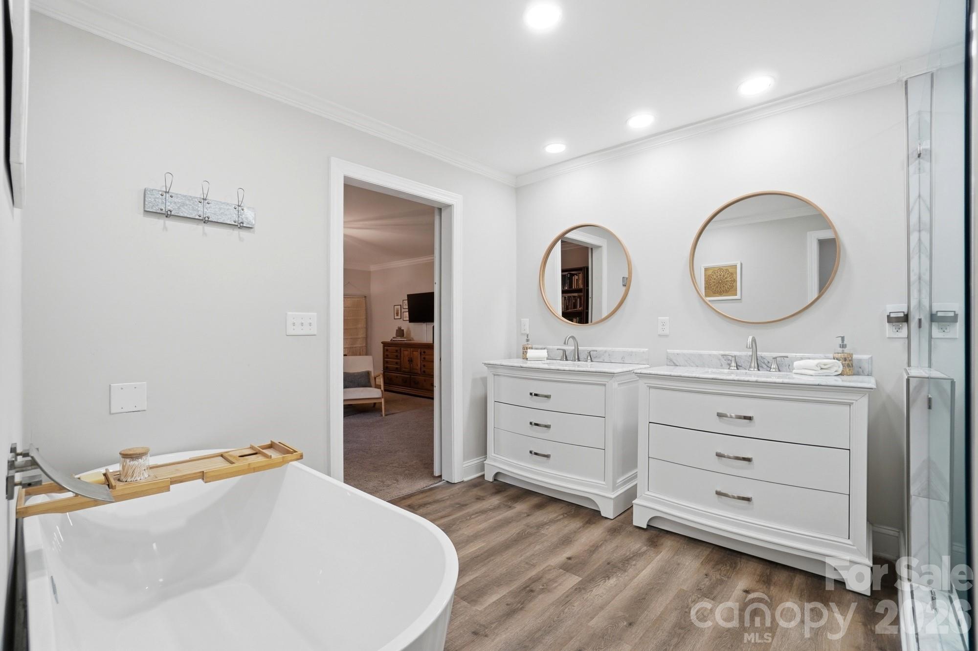 5334 Shoreview Drive