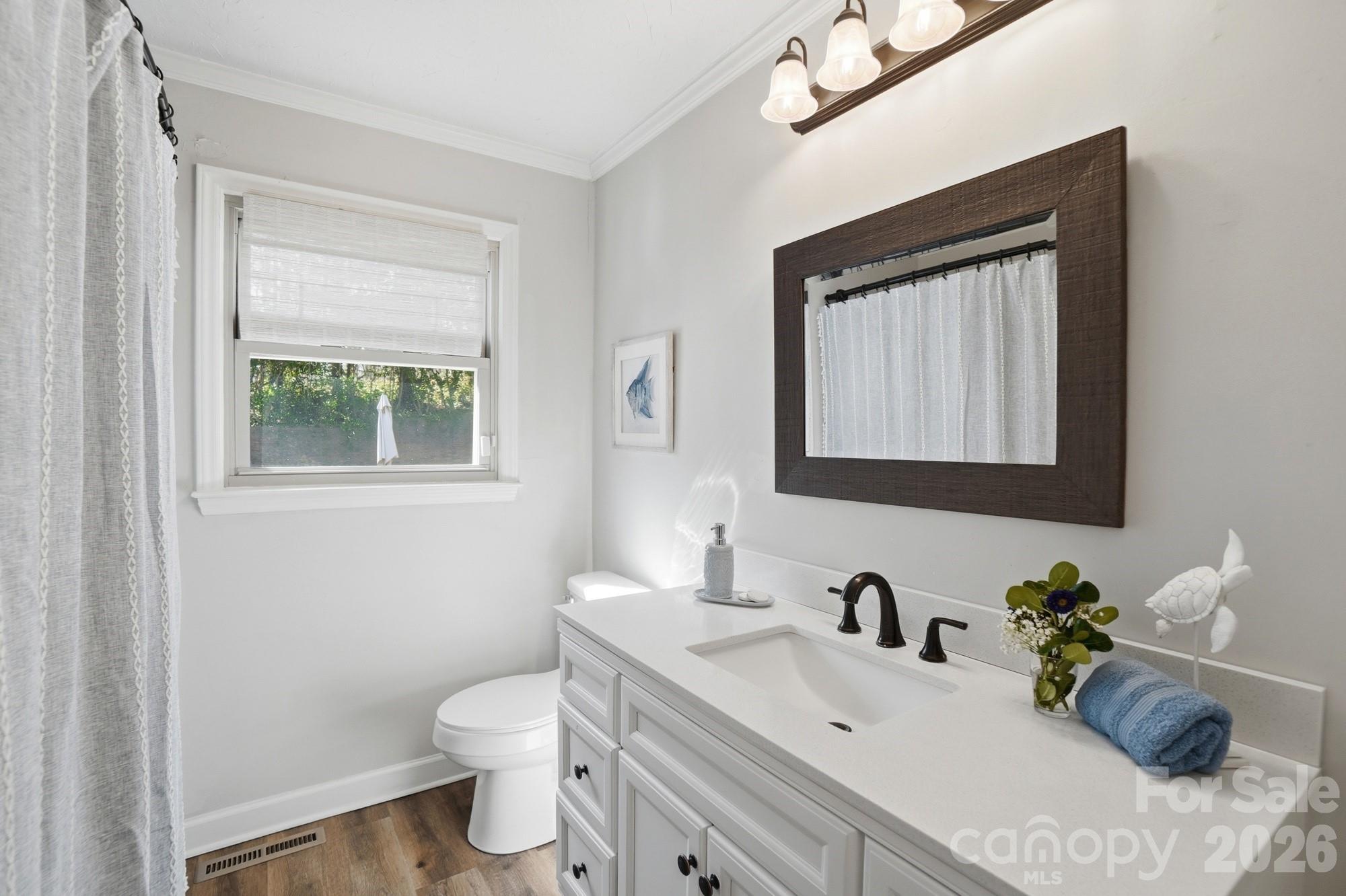 5334 Shoreview Drive