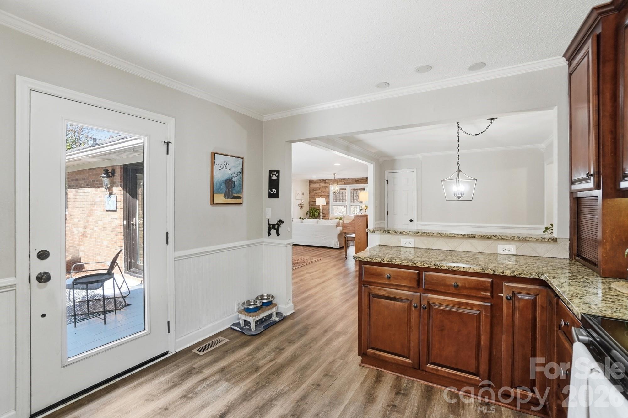 5334 Shoreview Drive