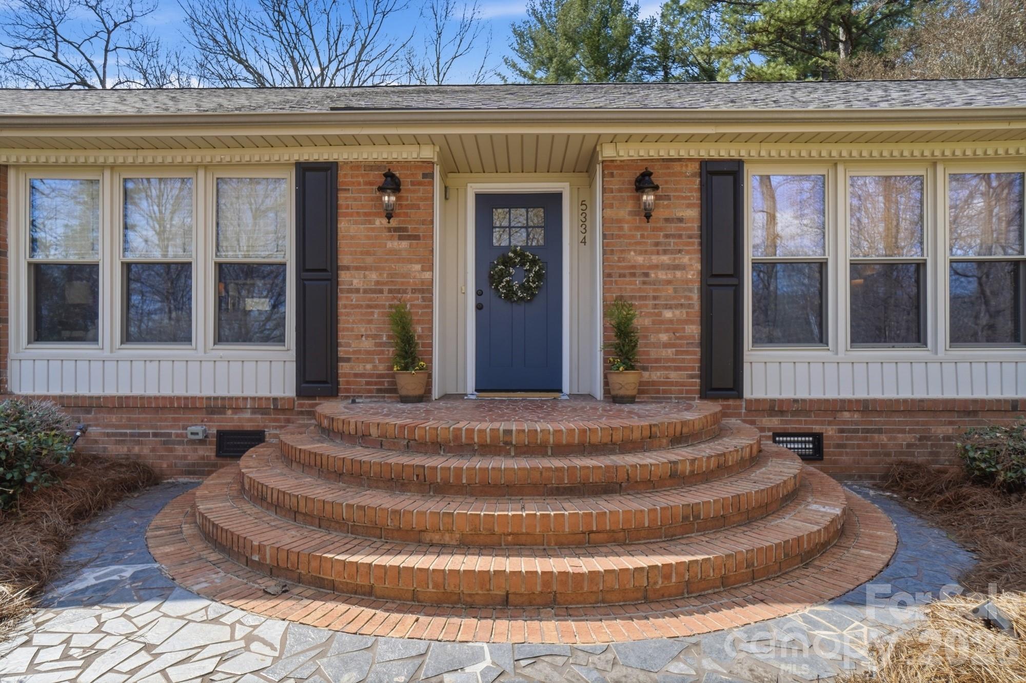 5334 Shoreview Drive