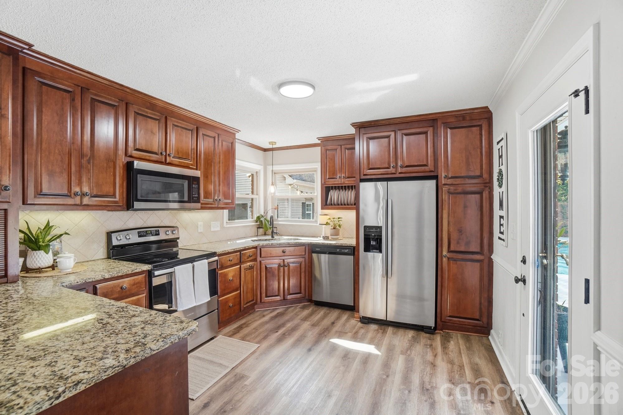 5334 Shoreview Drive