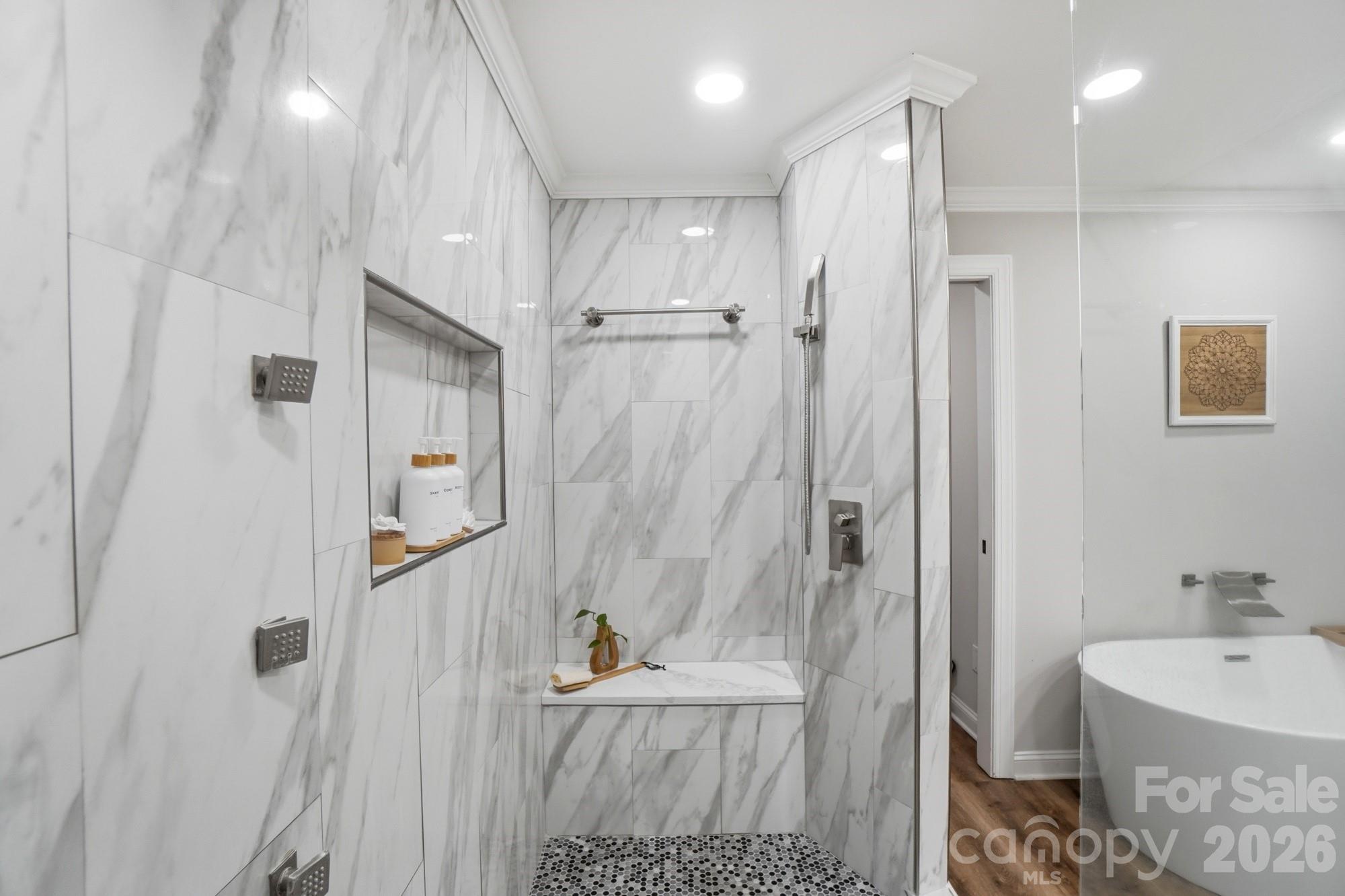 5334 Shoreview Drive