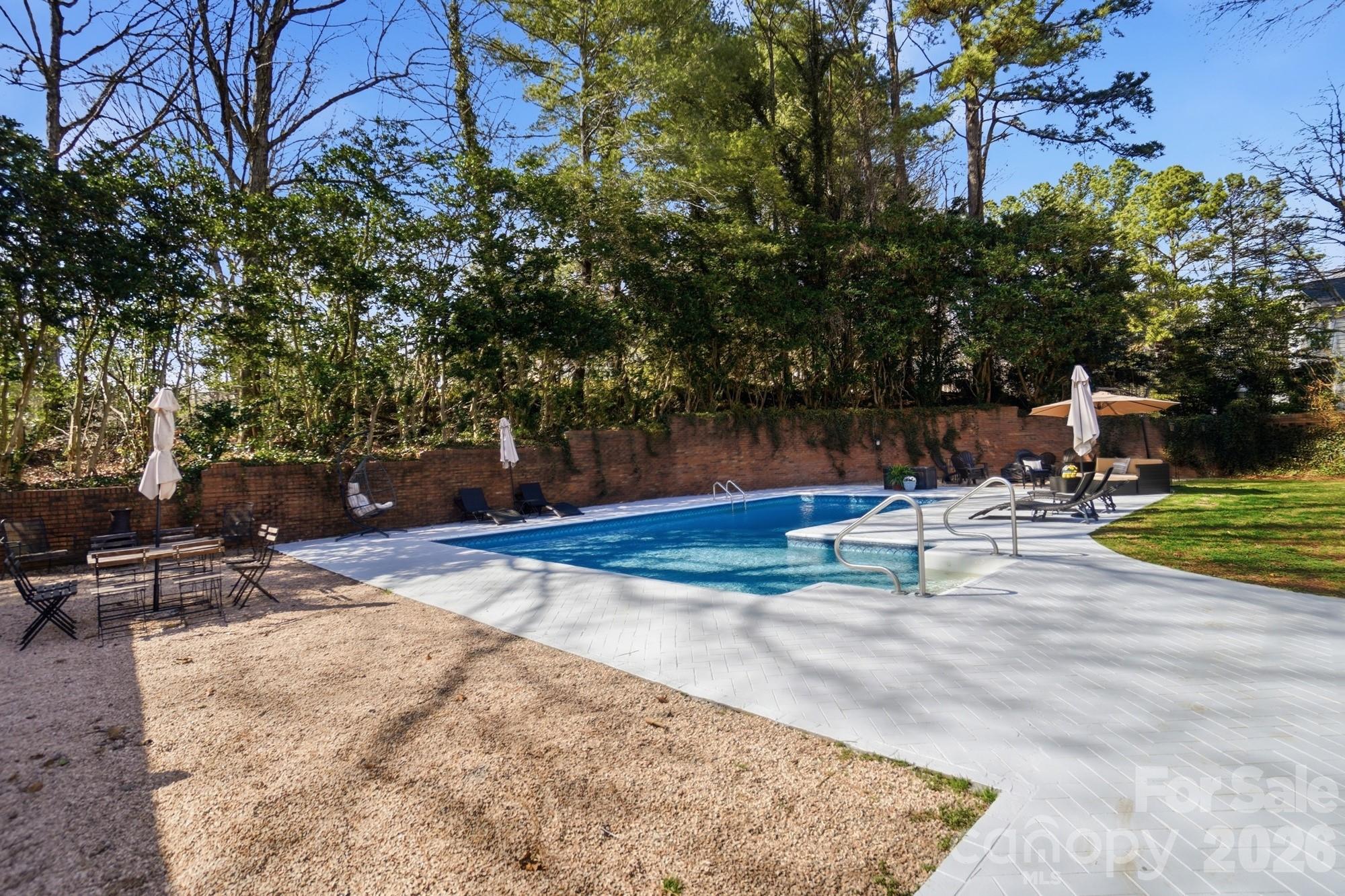 5334 Shoreview Drive