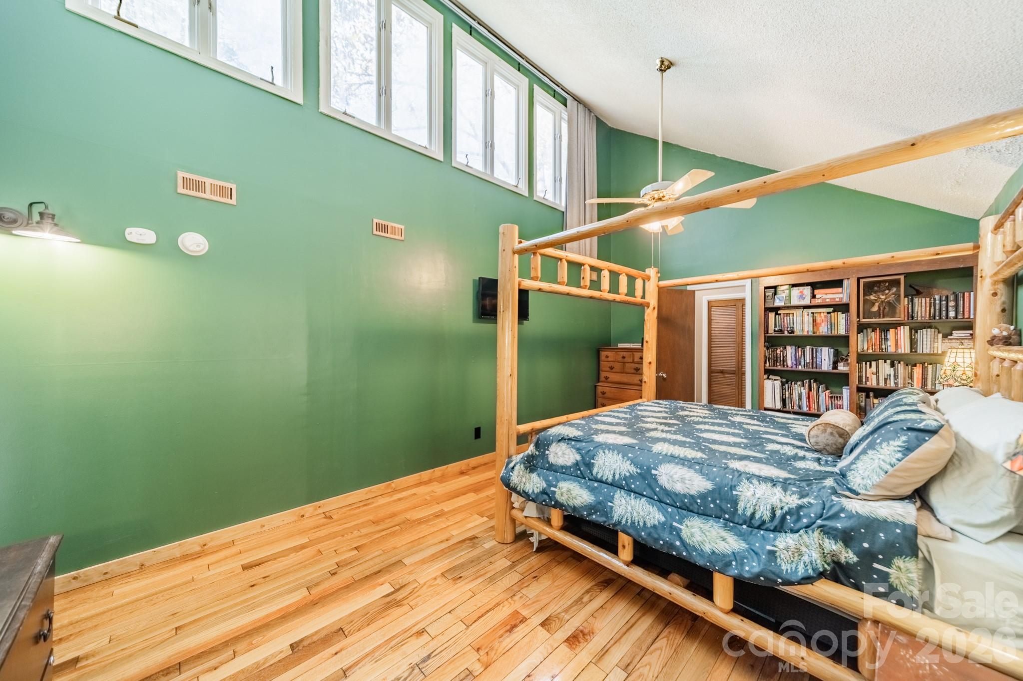 6524 The Little Road