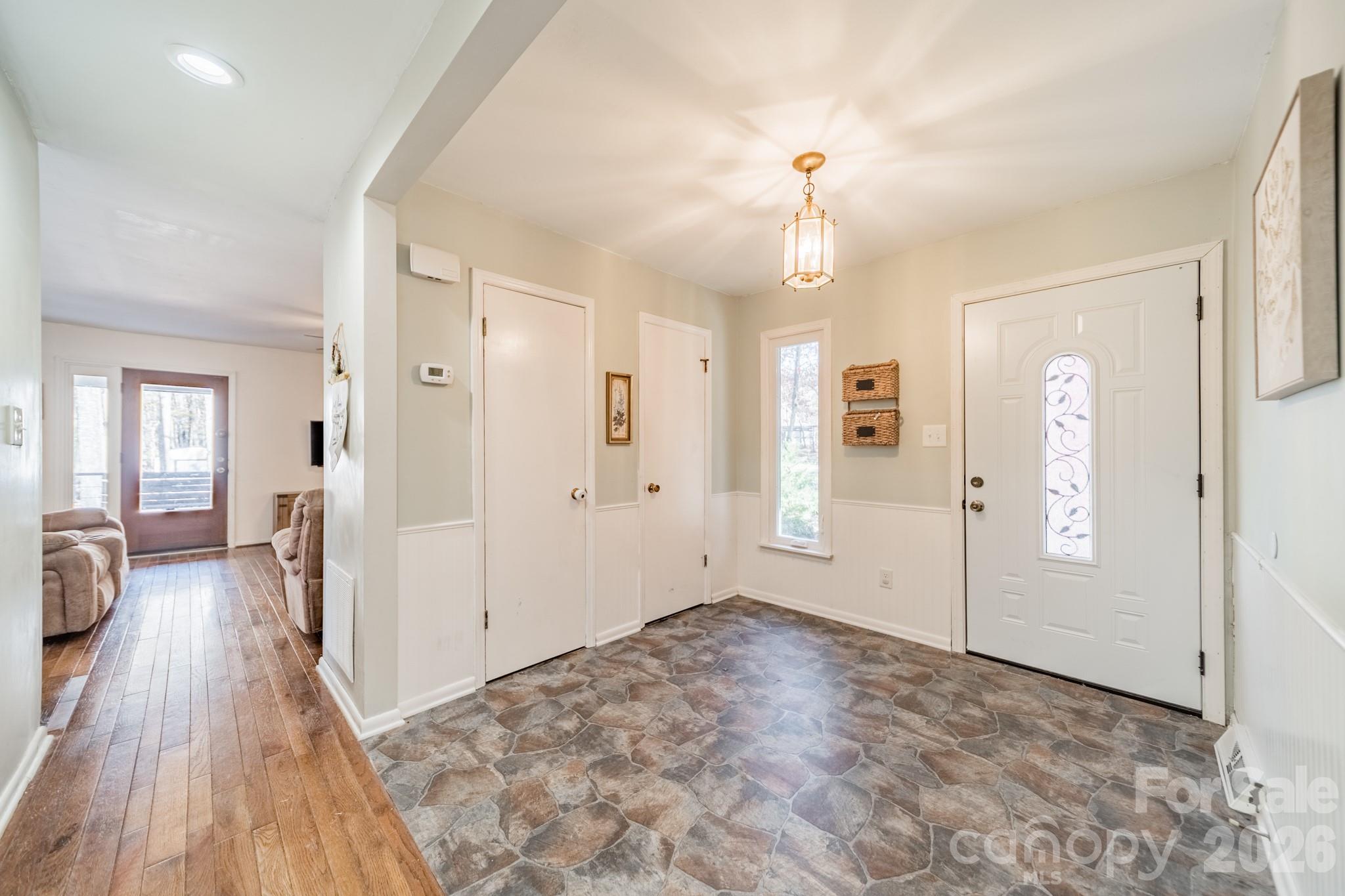 6524 The Little Road