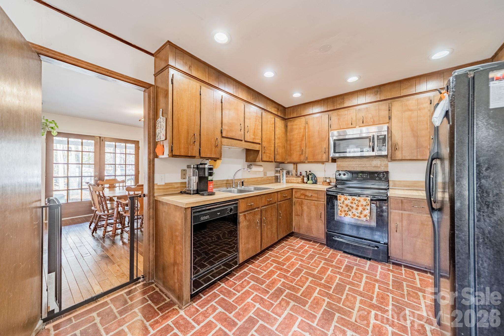 6524 The Little Road