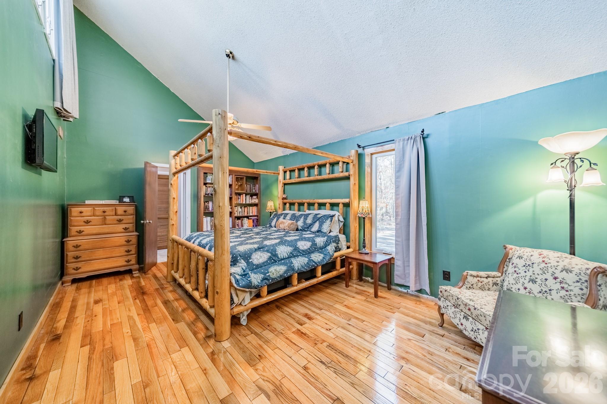 6524 The Little Road