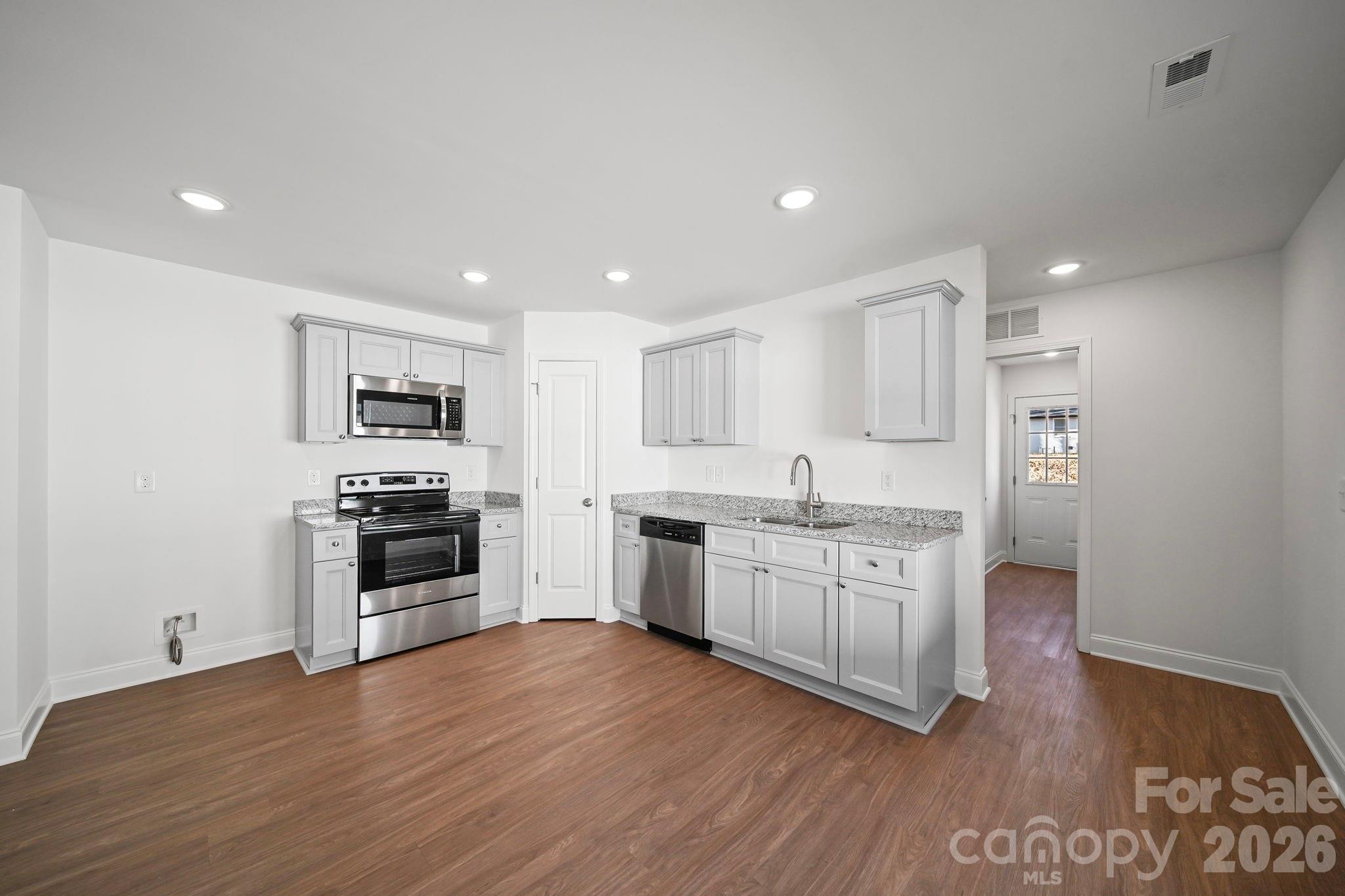 1129 Kenly Street