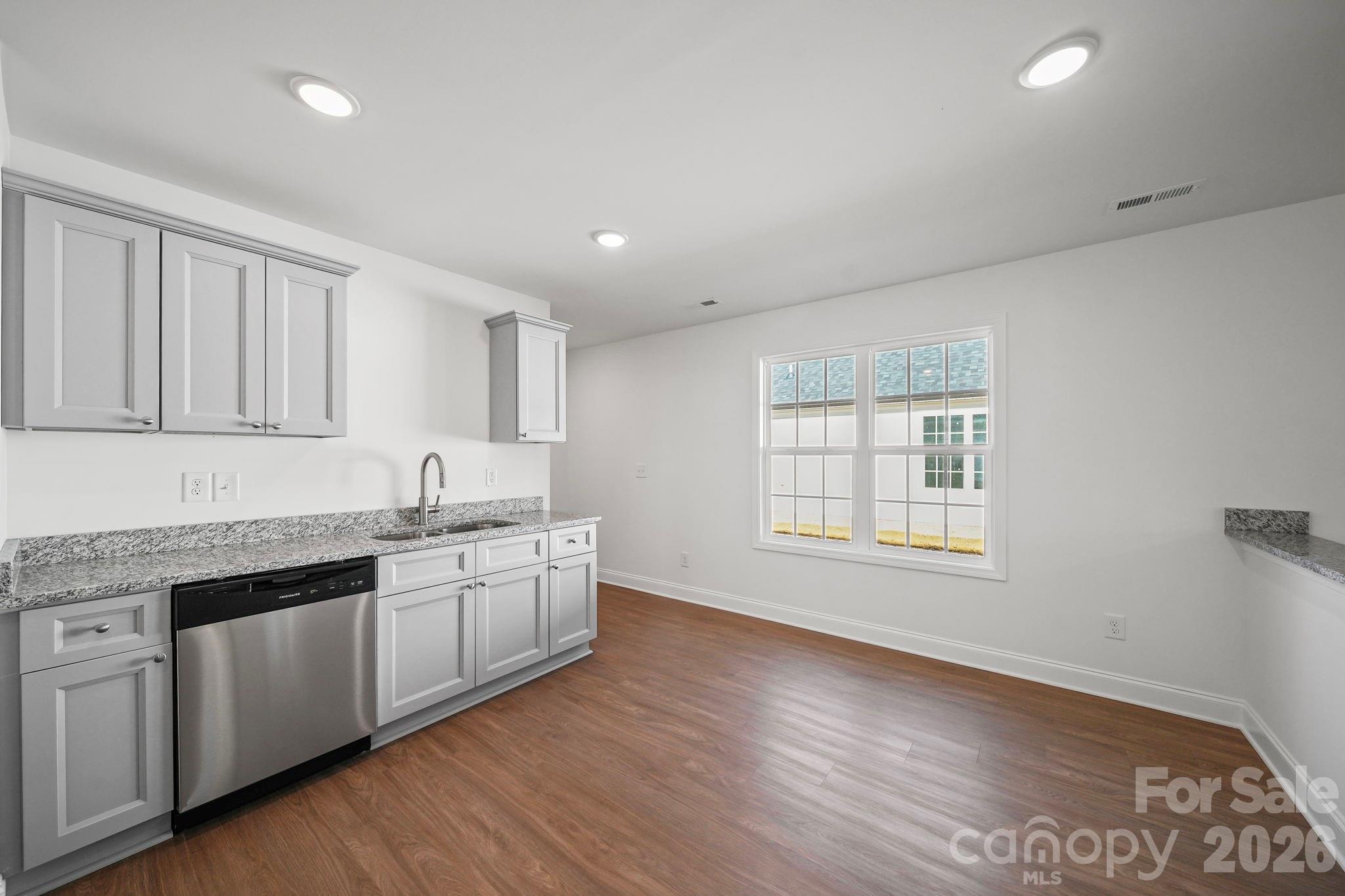 1129 Kenly Street