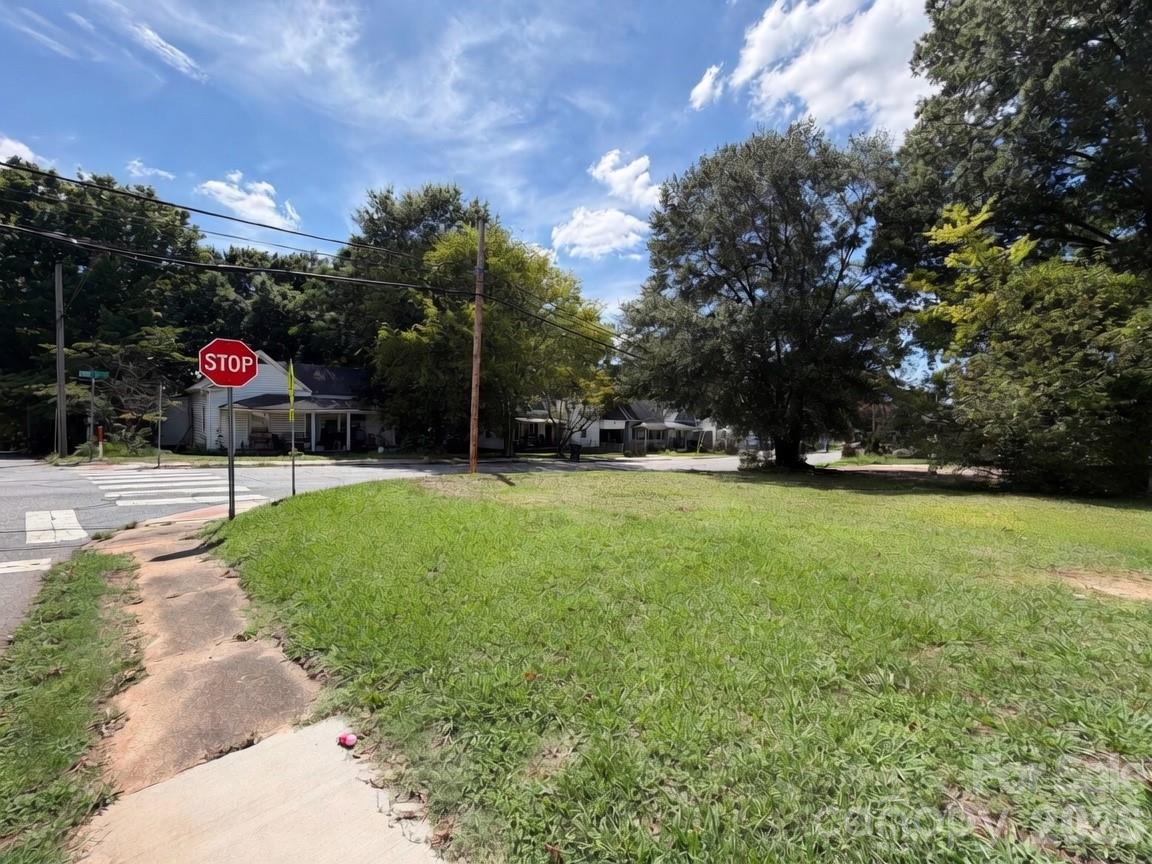248 Buffalo Avenue NW Unit: 9